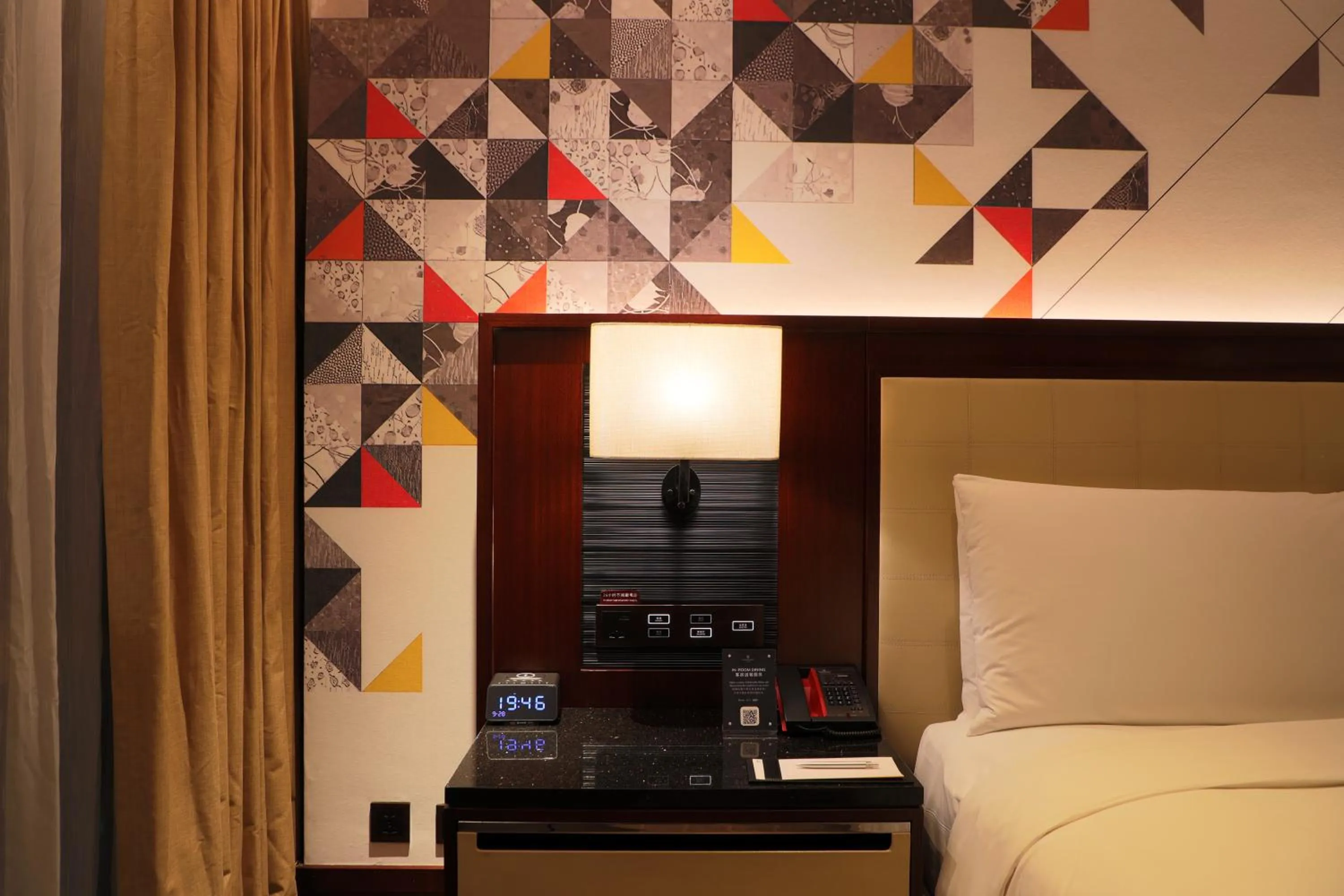 Bedroom, Bed in Renaissance Beijing Capital Hotel