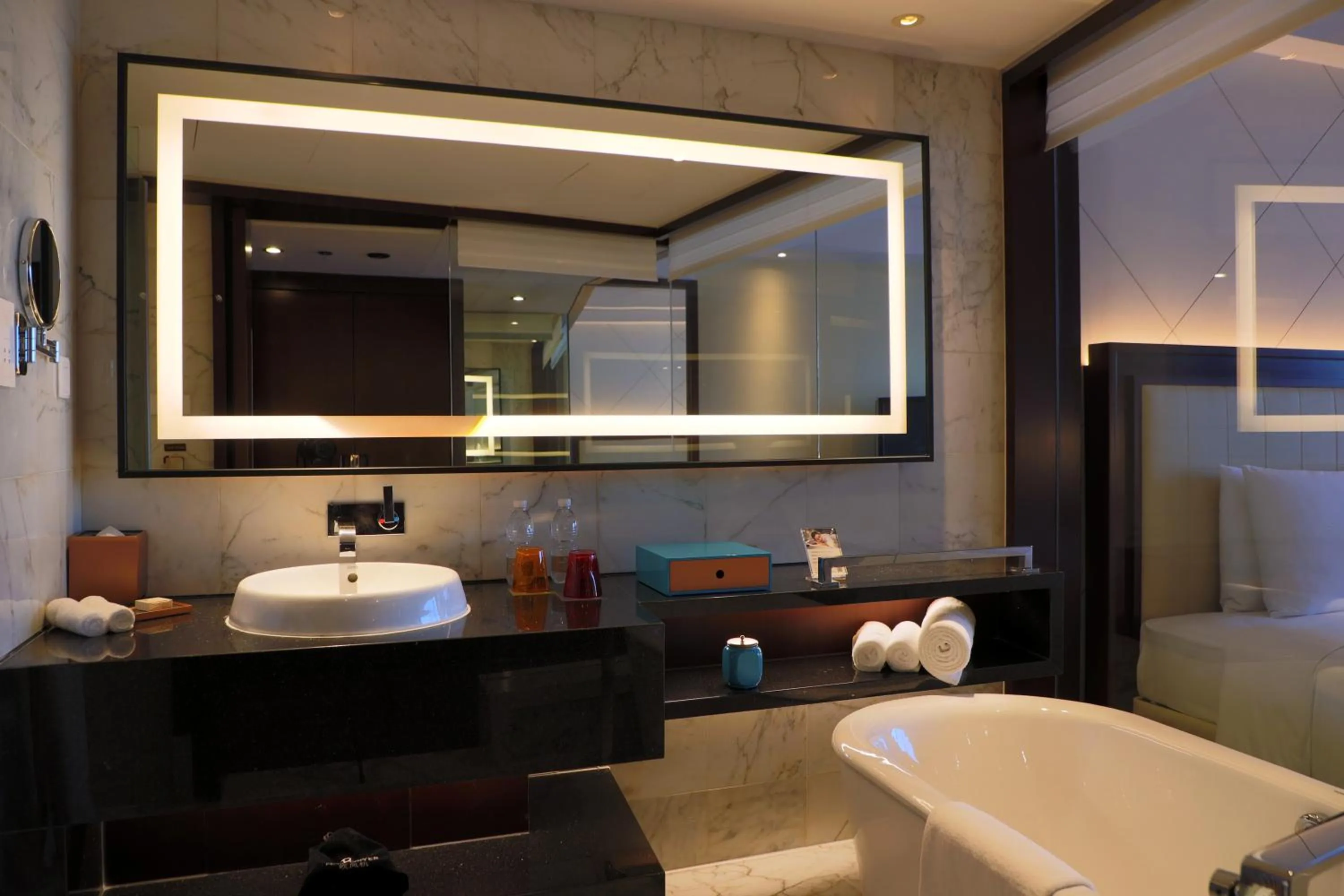 Renaissance Beijing Capital Hotel