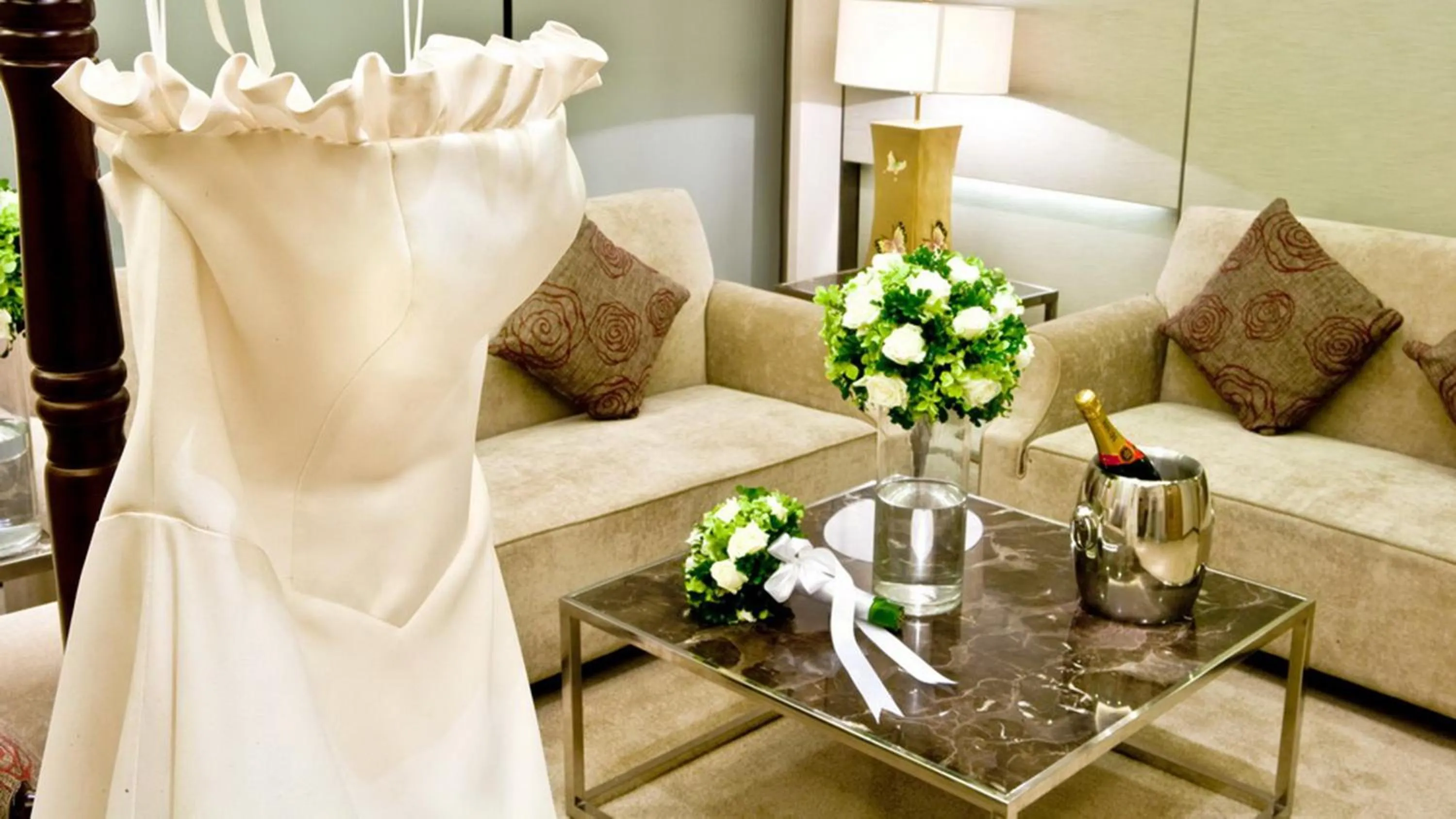 Meeting/conference room in Holiday Inn Beijing Deshengmen by IHG on 2nd Ring Road Extension 10-15 minute taxi ride to Shichahai Lama Temple Drum Tower Close to Beijing North Station for Badaling Great Wall Near Exit B Jishuitan Metro Line 2