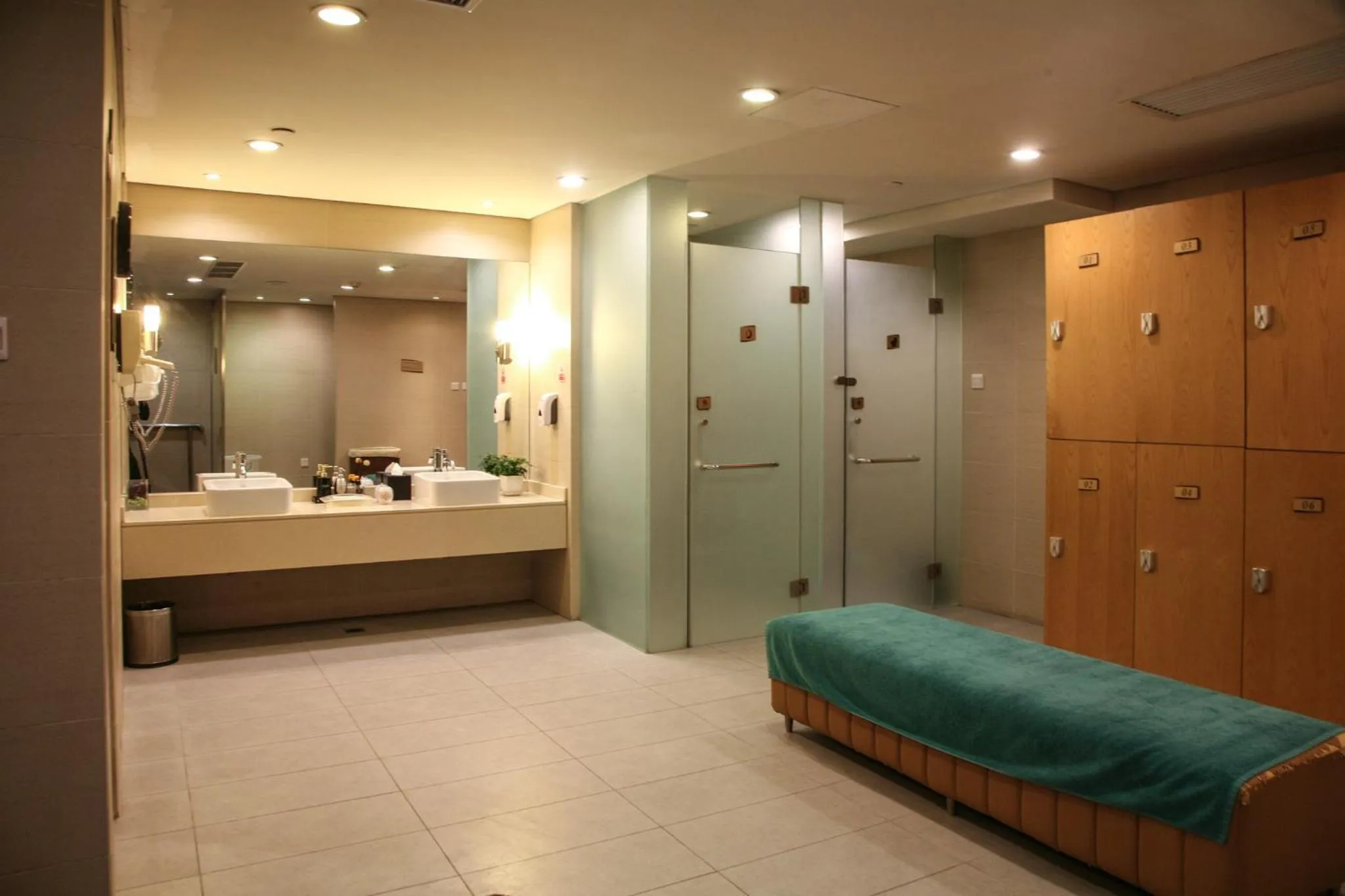 Fitness centre/facilities in Holiday Inn Beijing Deshengmen by IHG on 2nd Ring Road Extension 10-15 minute taxi ride to Shichahai Lama Temple Drum Tower Close to Beijing North Station for Badaling Great Wall Near Exit B Jishuitan Metro Line 2