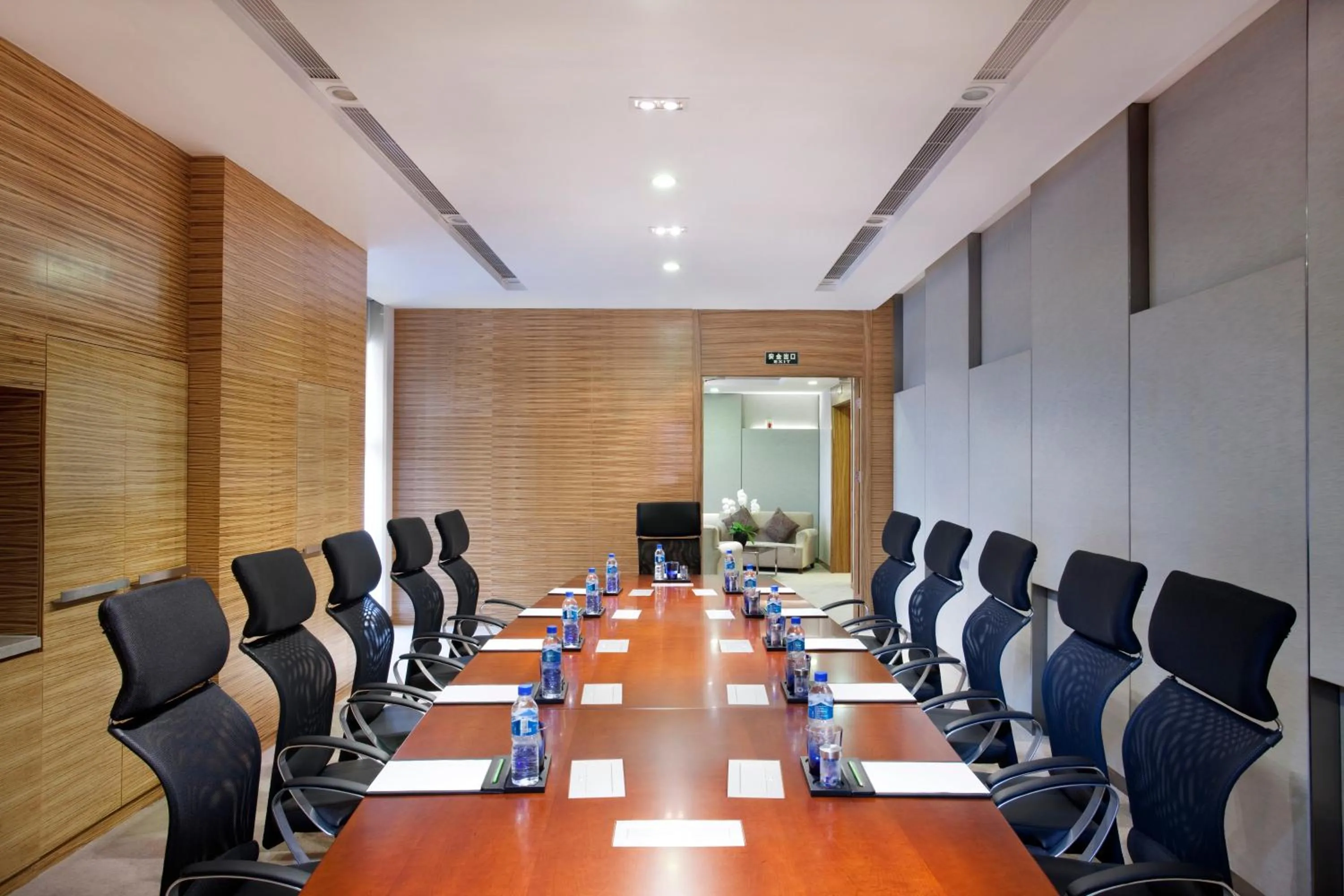 Meeting/conference room in Holiday Inn Beijing Deshengmen by IHG on 2nd Ring Road Extension 10-15 minute taxi ride to Shichahai Lama Temple Drum Tower Close to Beijing North Station for Badaling Great Wall Near Exit B Jishuitan Metro Line 2
