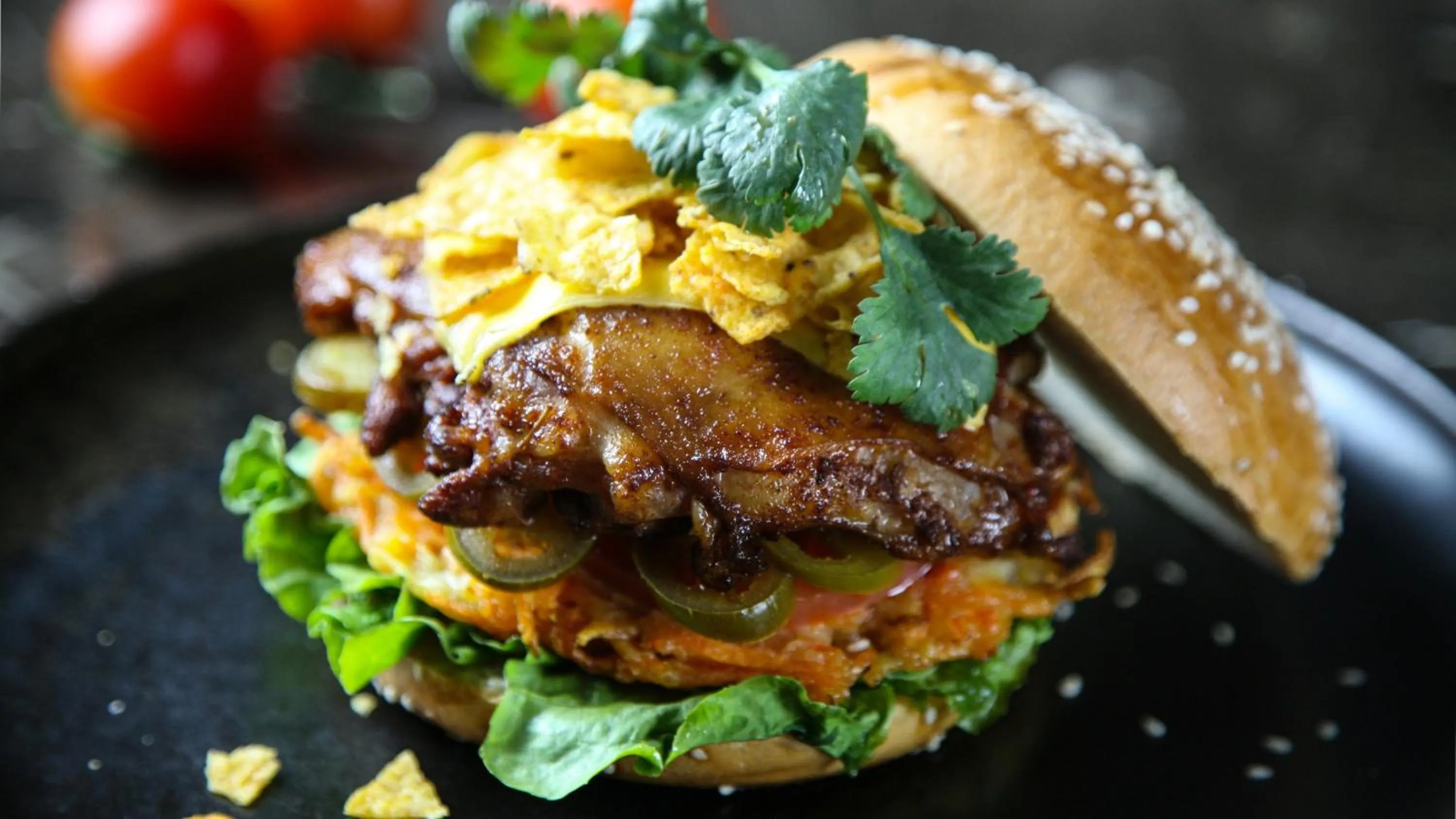 Restaurant/places to eat in Holiday Inn Beijing Deshengmen by IHG on 2nd Ring Road Extension 10-15 minute taxi ride to Shichahai Lama Temple Drum Tower Close to Beijing North Station for Badaling Great Wall Near Exit B Jishuitan Metro Line 2