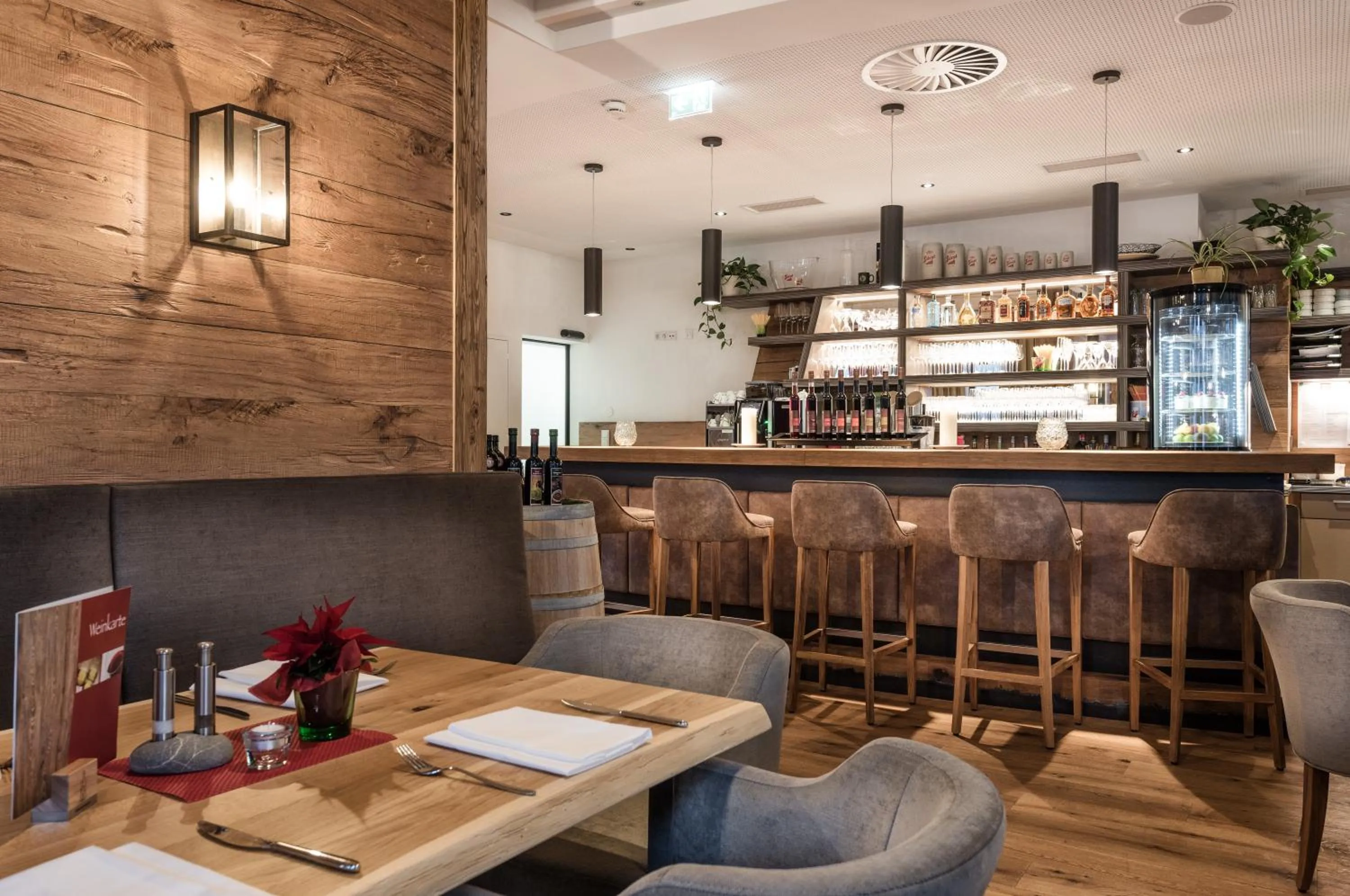 Restaurant/places to eat in AlpenParks Hotel & Apartment Orgler Kaprun