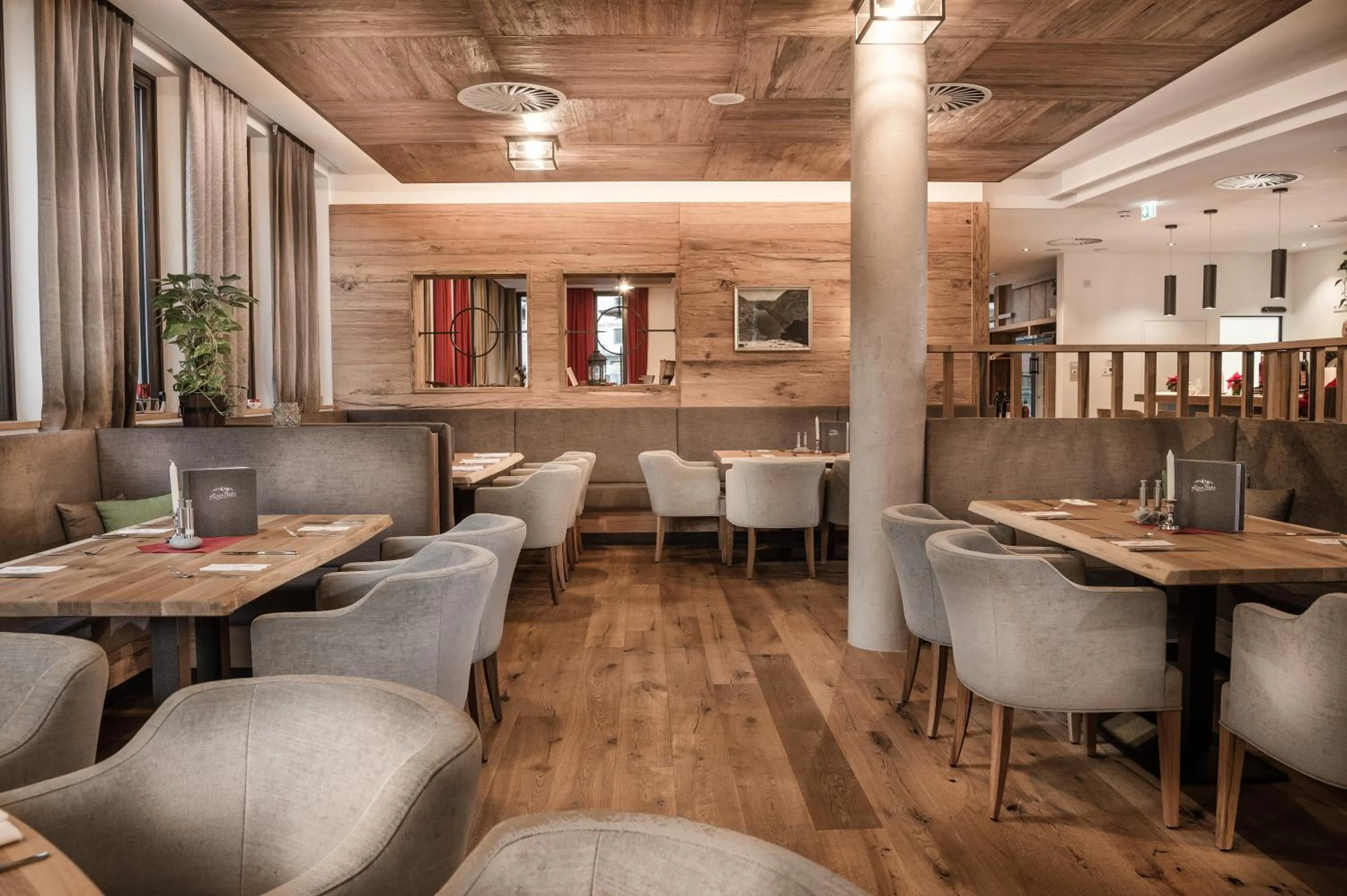 Restaurant/places to eat in AlpenParks Hotel & Apartment Orgler Kaprun