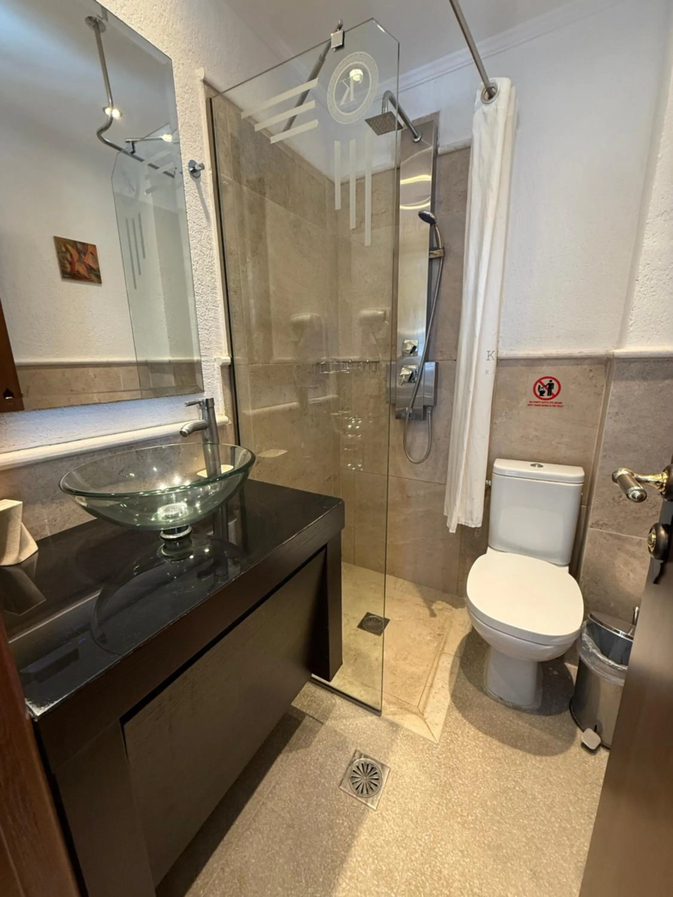 Shower in Kappa Rooms