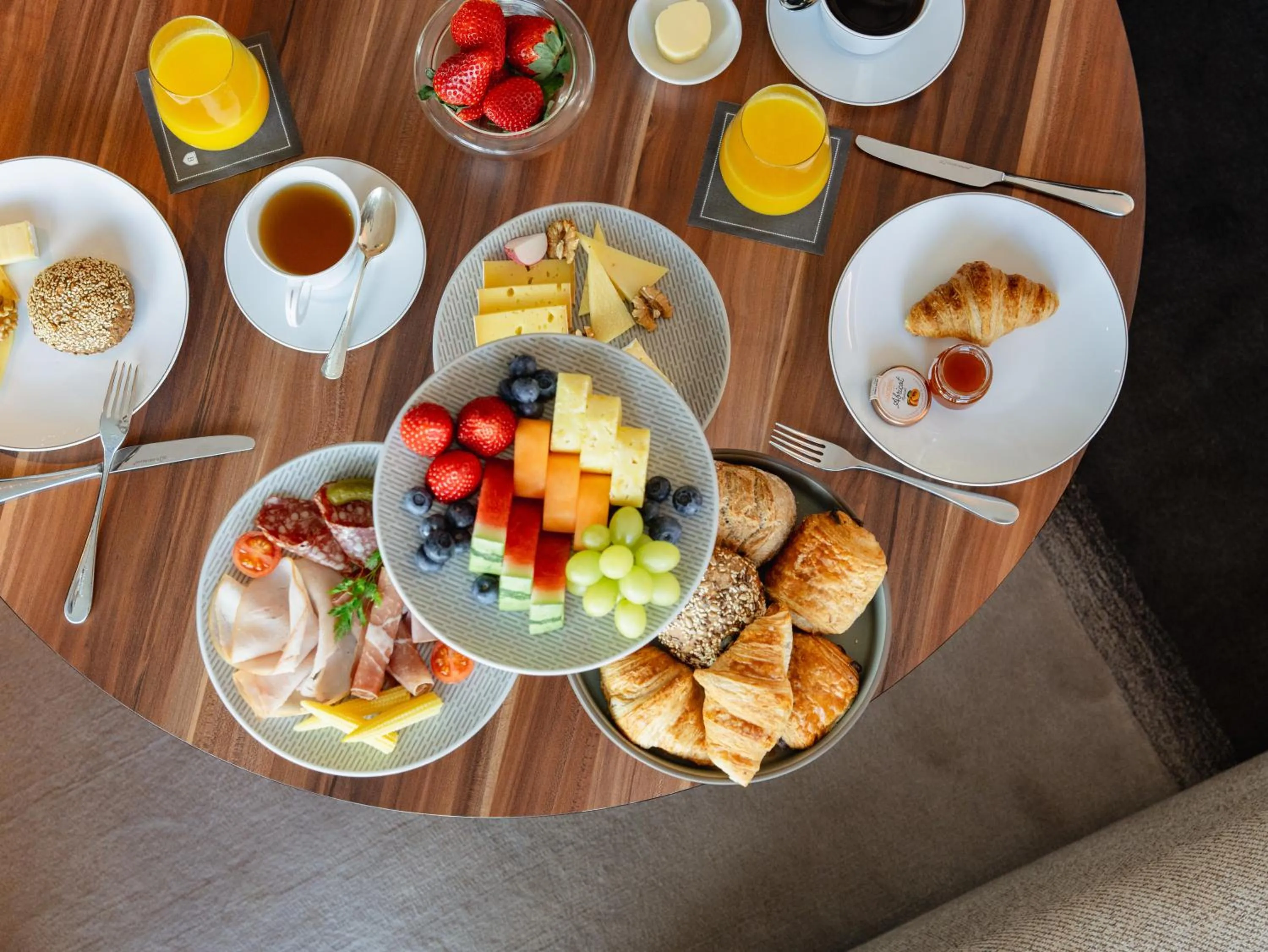 Breakfast in Bürgenstock Hotel & Alpine Spa