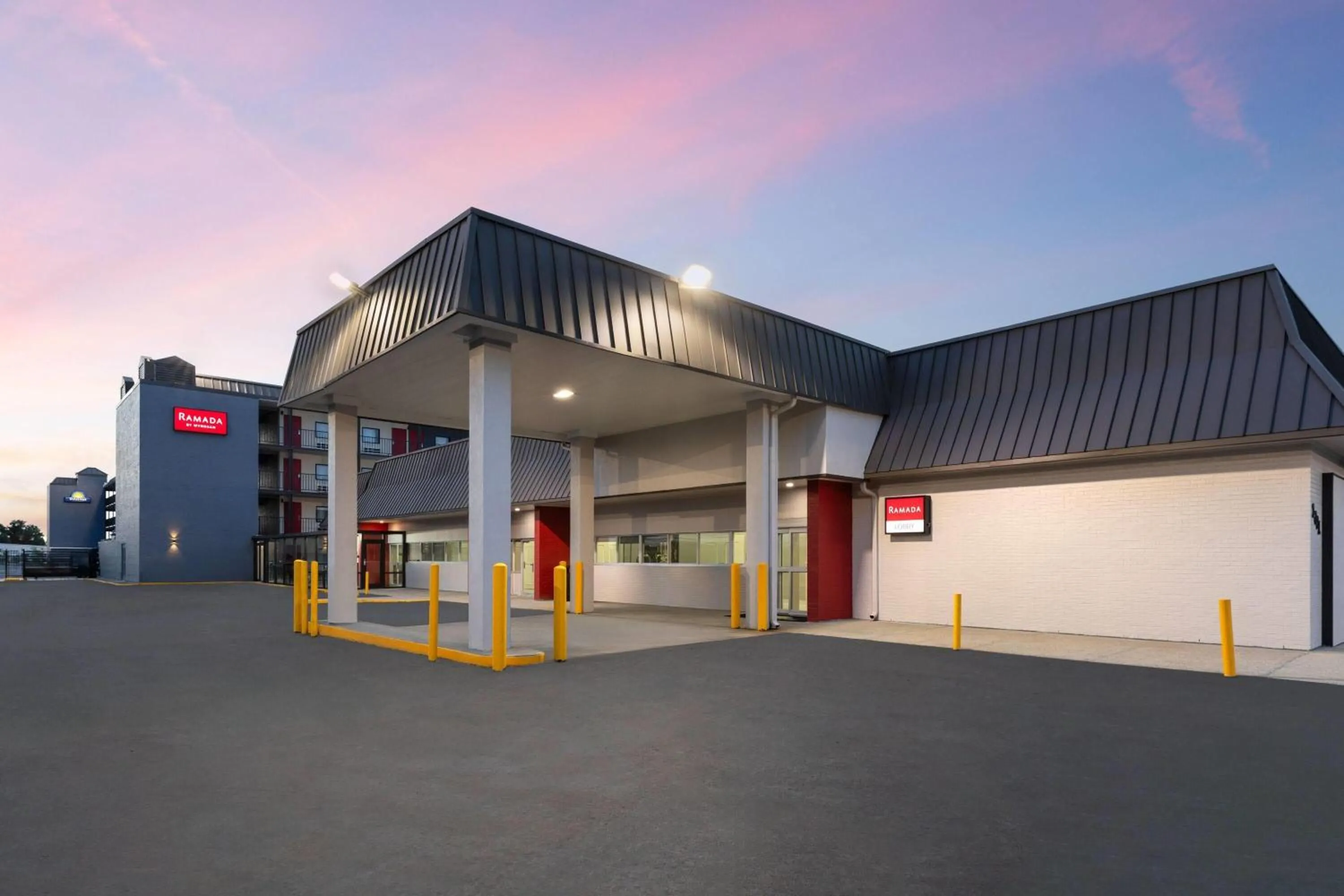 Property building in Ramada by Wyndham Kenner New Orleans Airport South