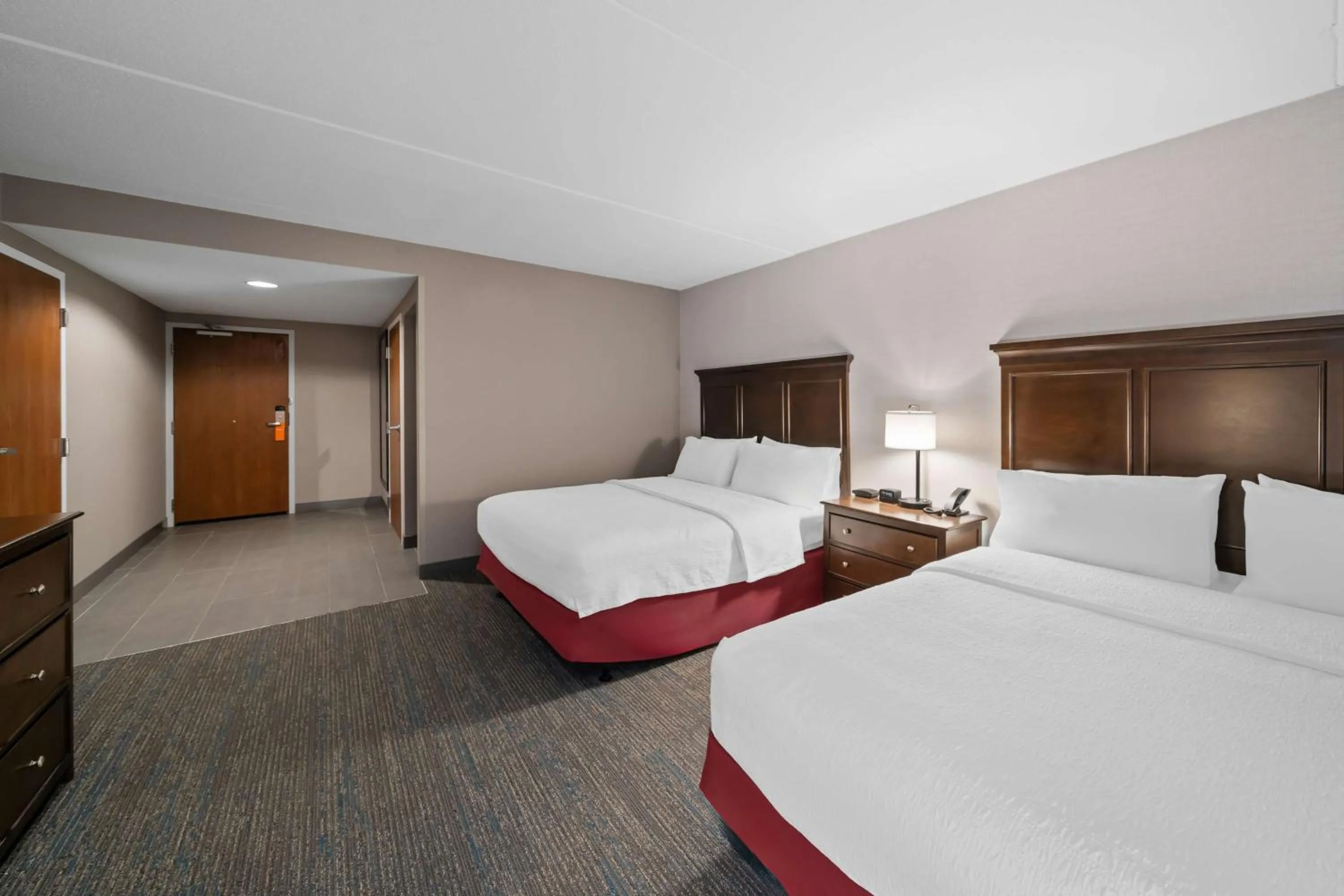 Photo of the whole room, Bed in Hampton Inn Franklin