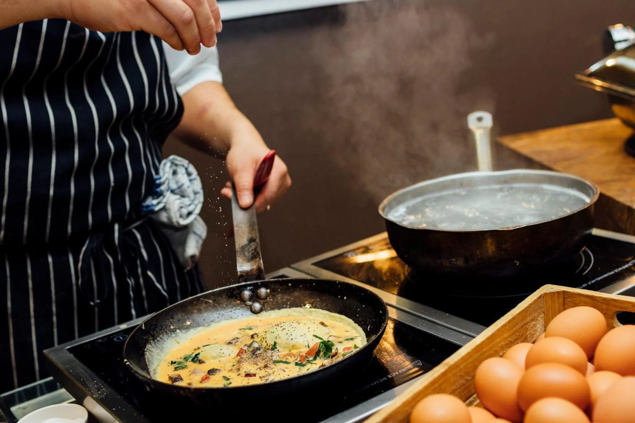 Restaurant/places to eat in Crowne Plaza Louisville Airport Expo Ctr by IHG