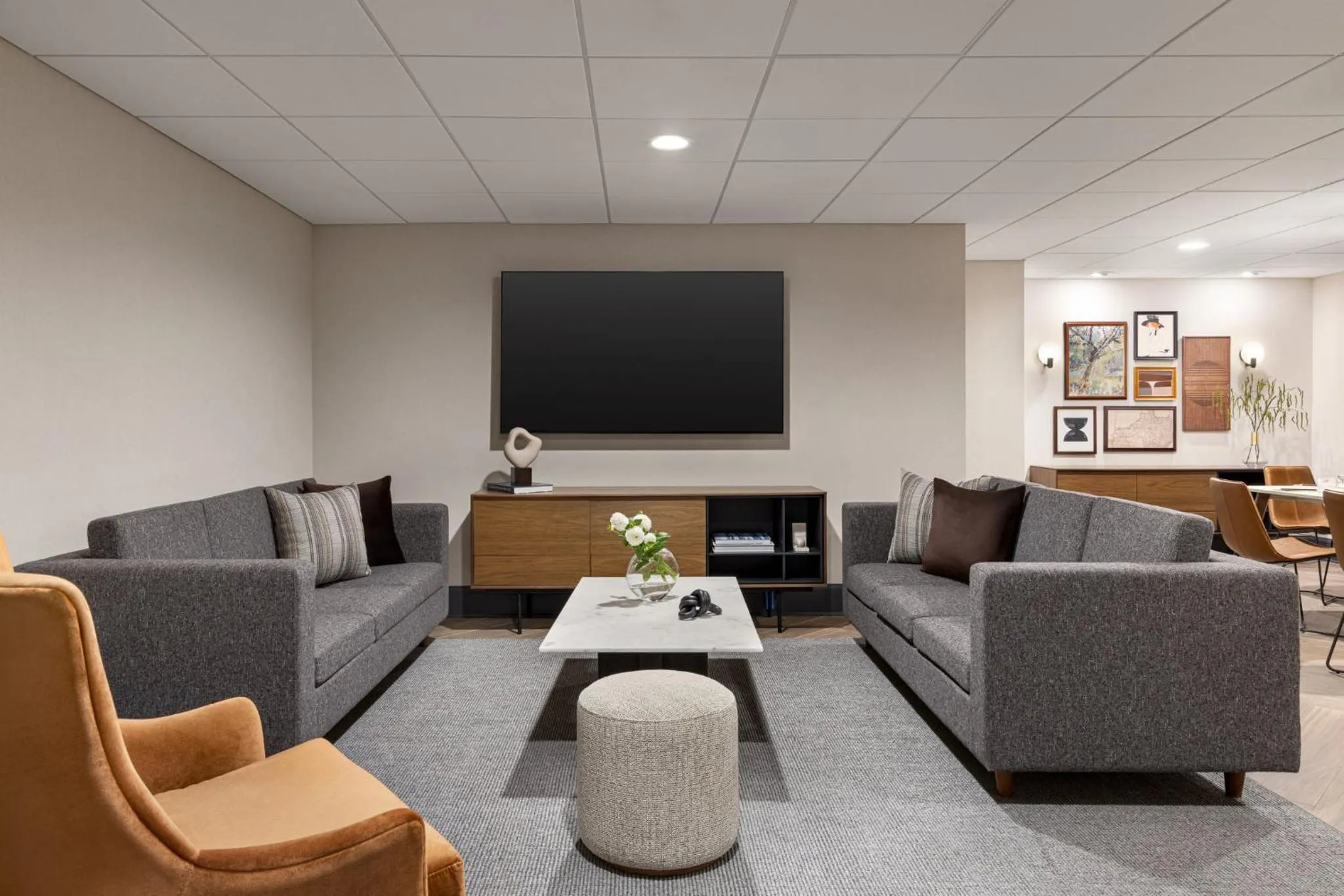 Decorative detail in Crowne Plaza Louisville Airport Expo Ctr by IHG