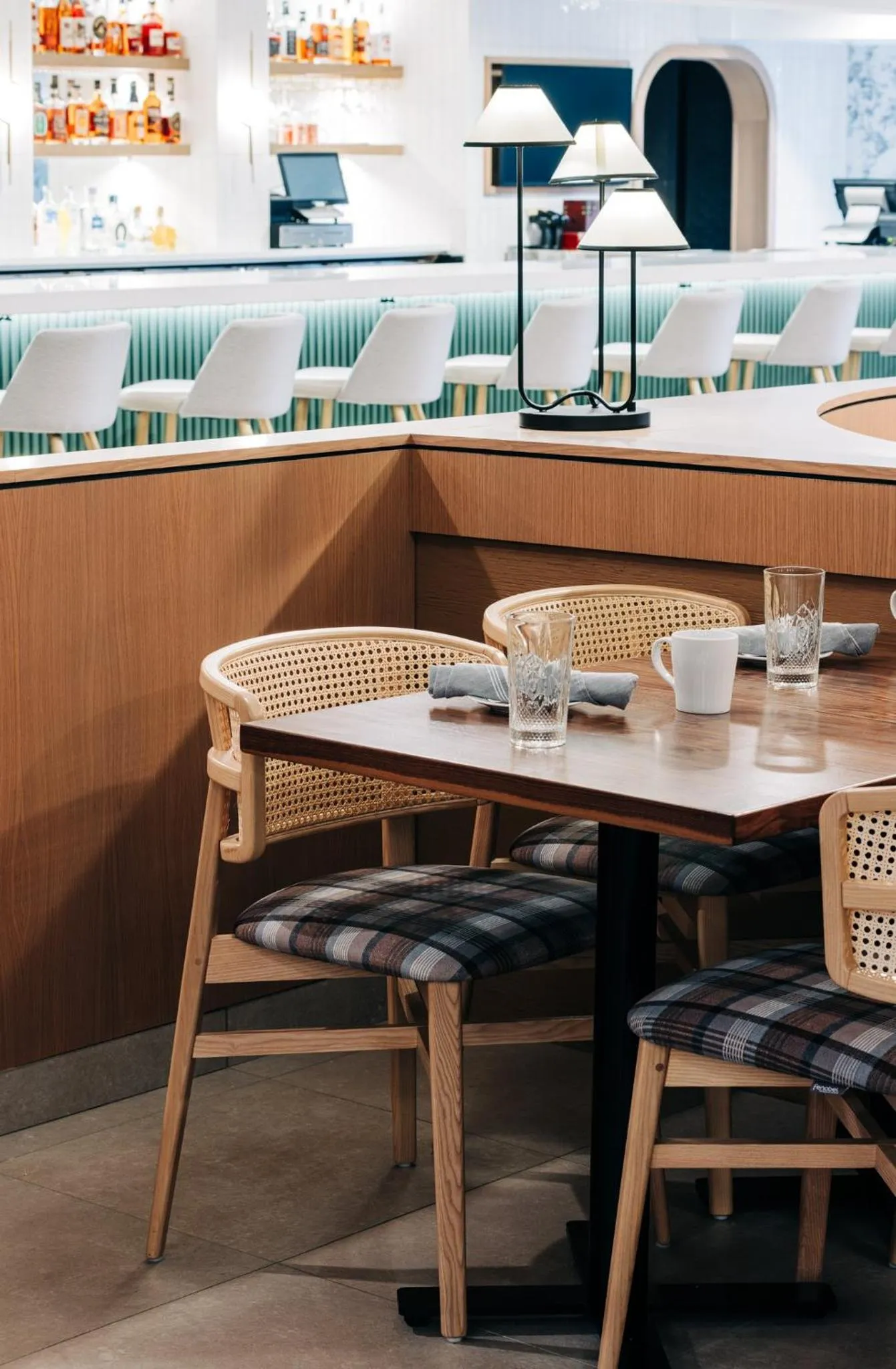 Restaurant/places to eat in Crowne Plaza Louisville Airport Expo Ctr by IHG