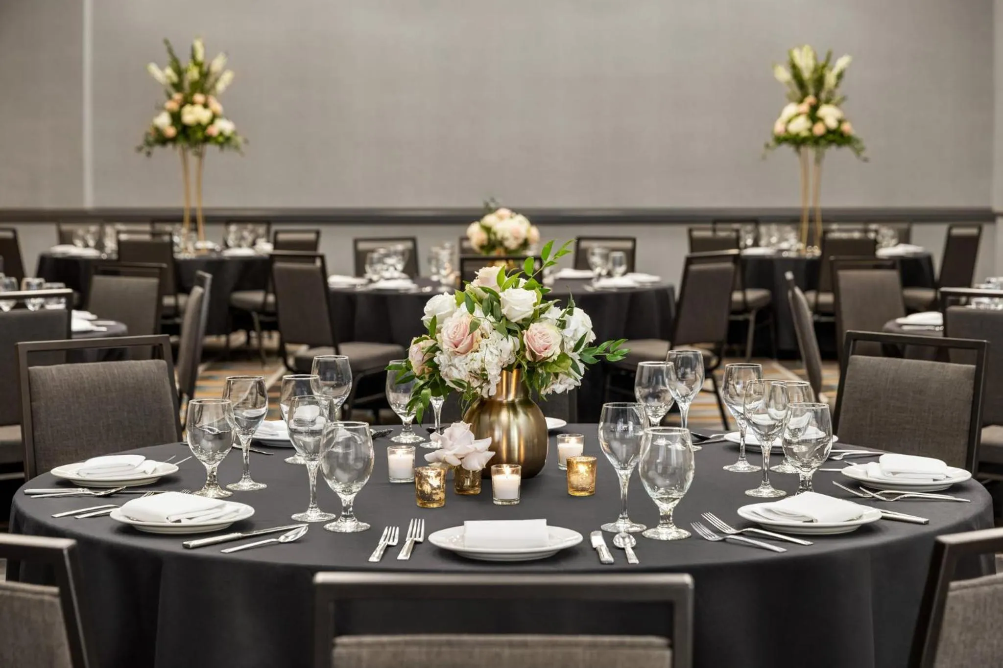 Meeting/conference room in Crowne Plaza Louisville Airport Expo Ctr by IHG