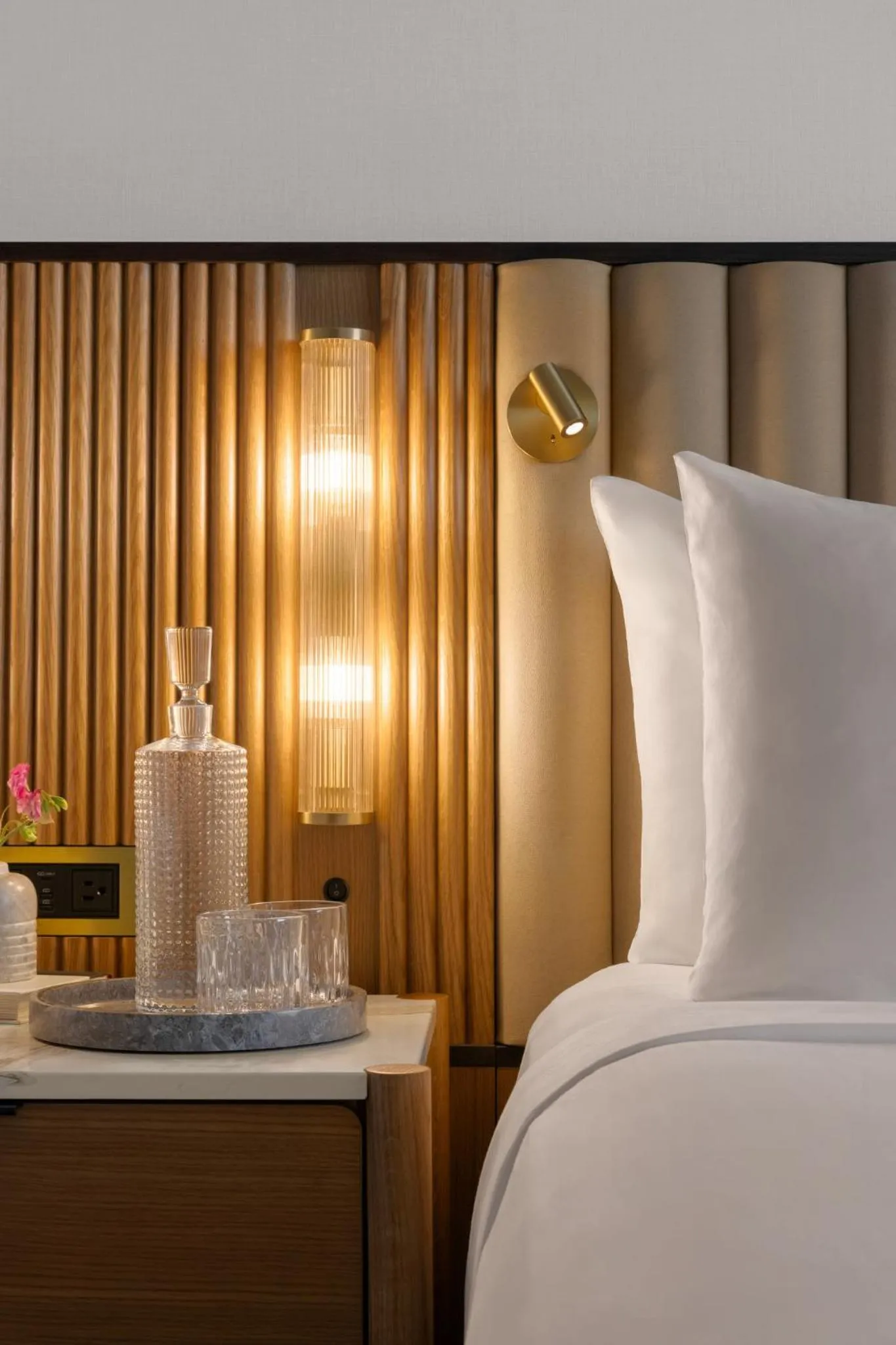 Photo of the whole room, Bed in Crowne Plaza Louisville Airport Expo Ctr by IHG