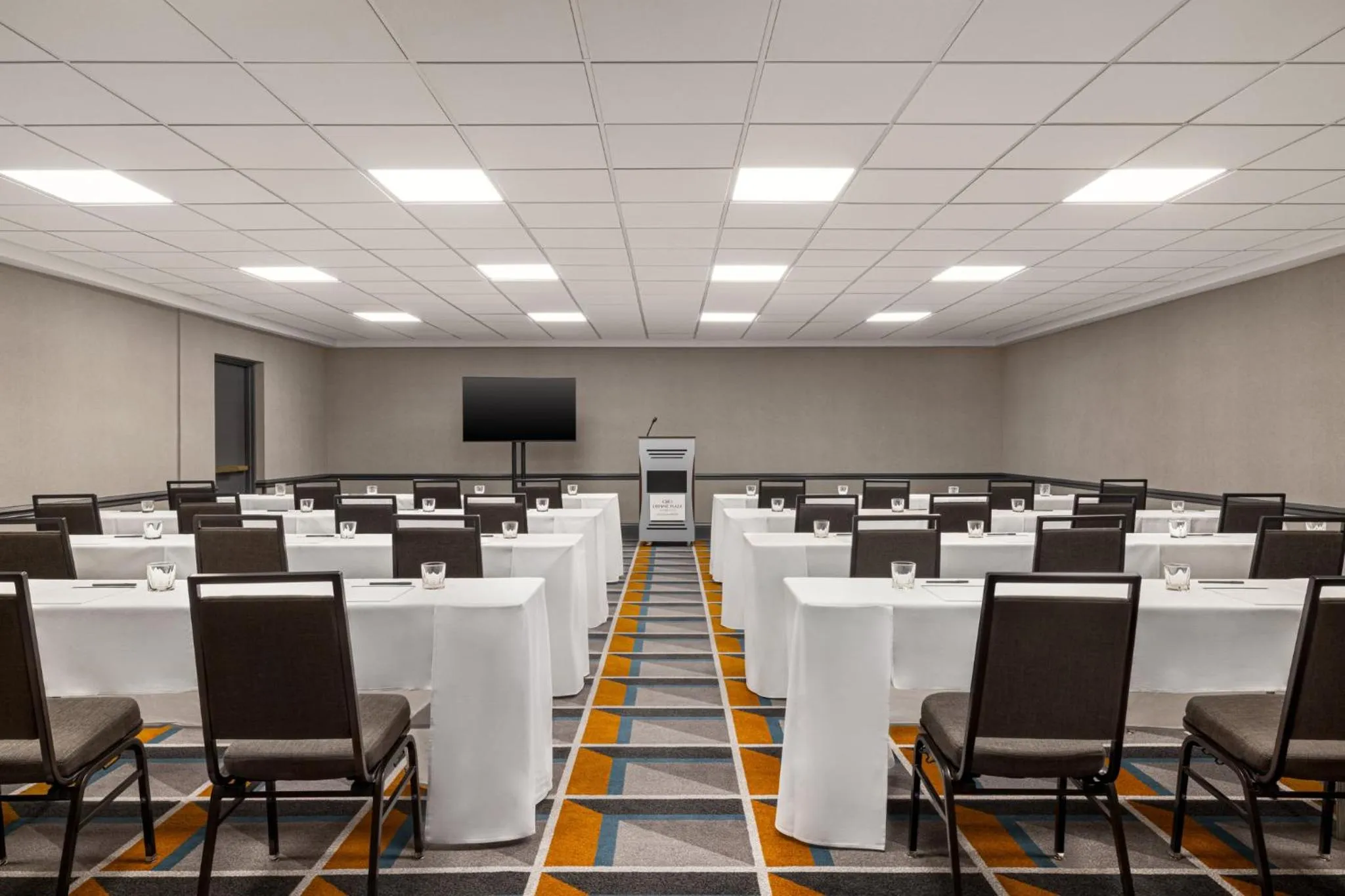Meeting/conference room in Crowne Plaza Louisville Airport Expo Ctr by IHG