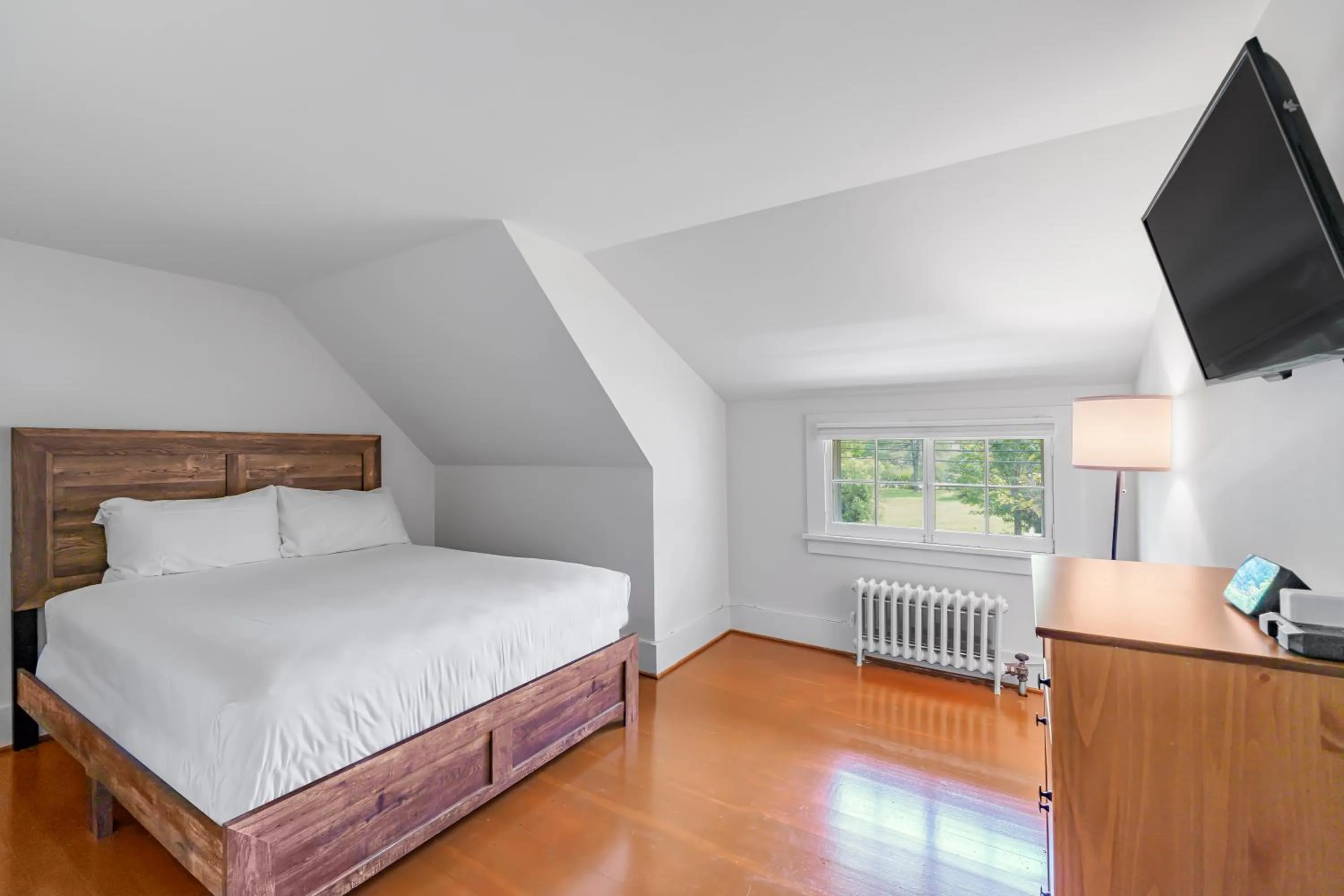 Bed in Aspen at Manchester