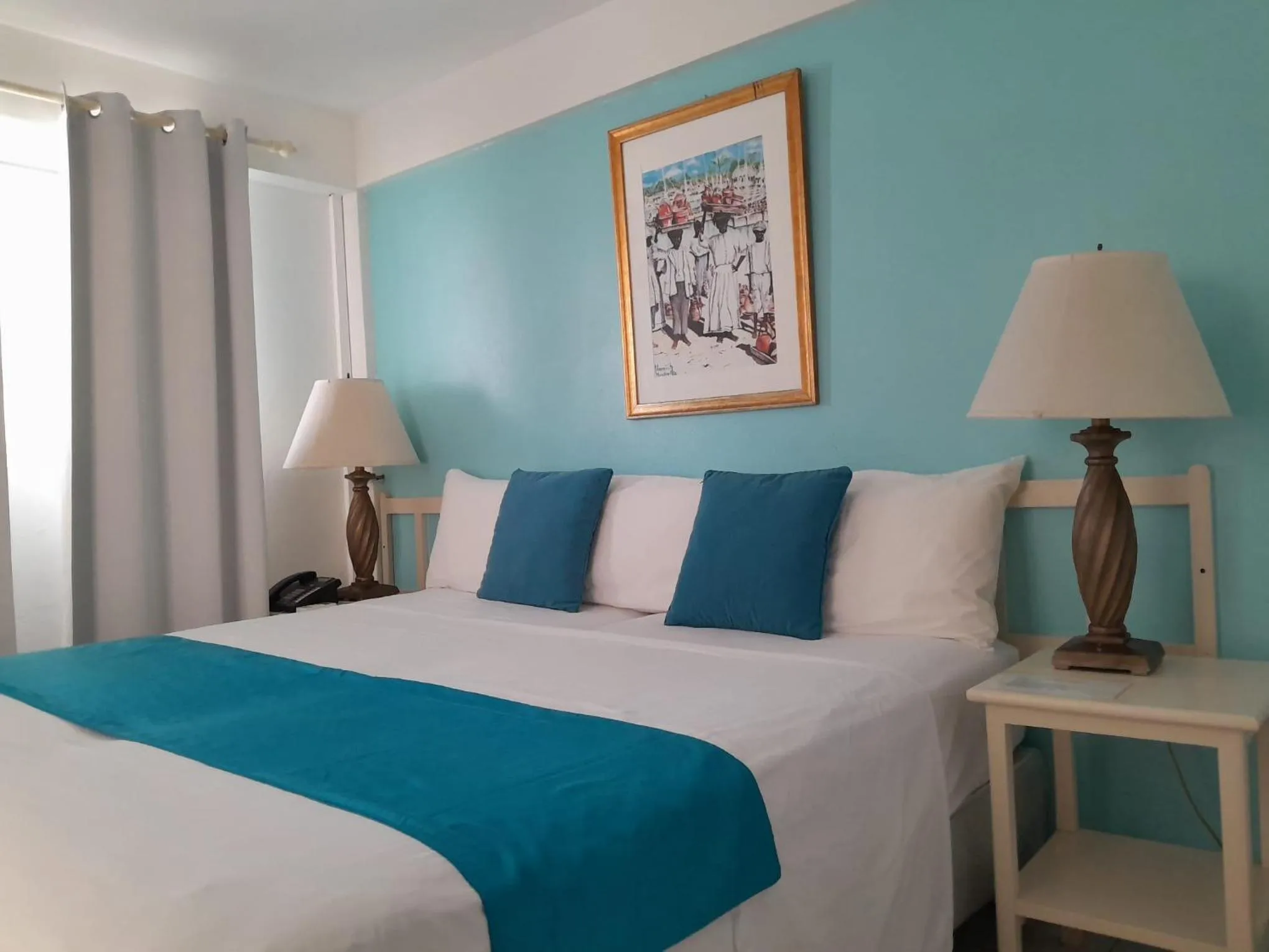 Bed in Melrose Beach Apartments Inc