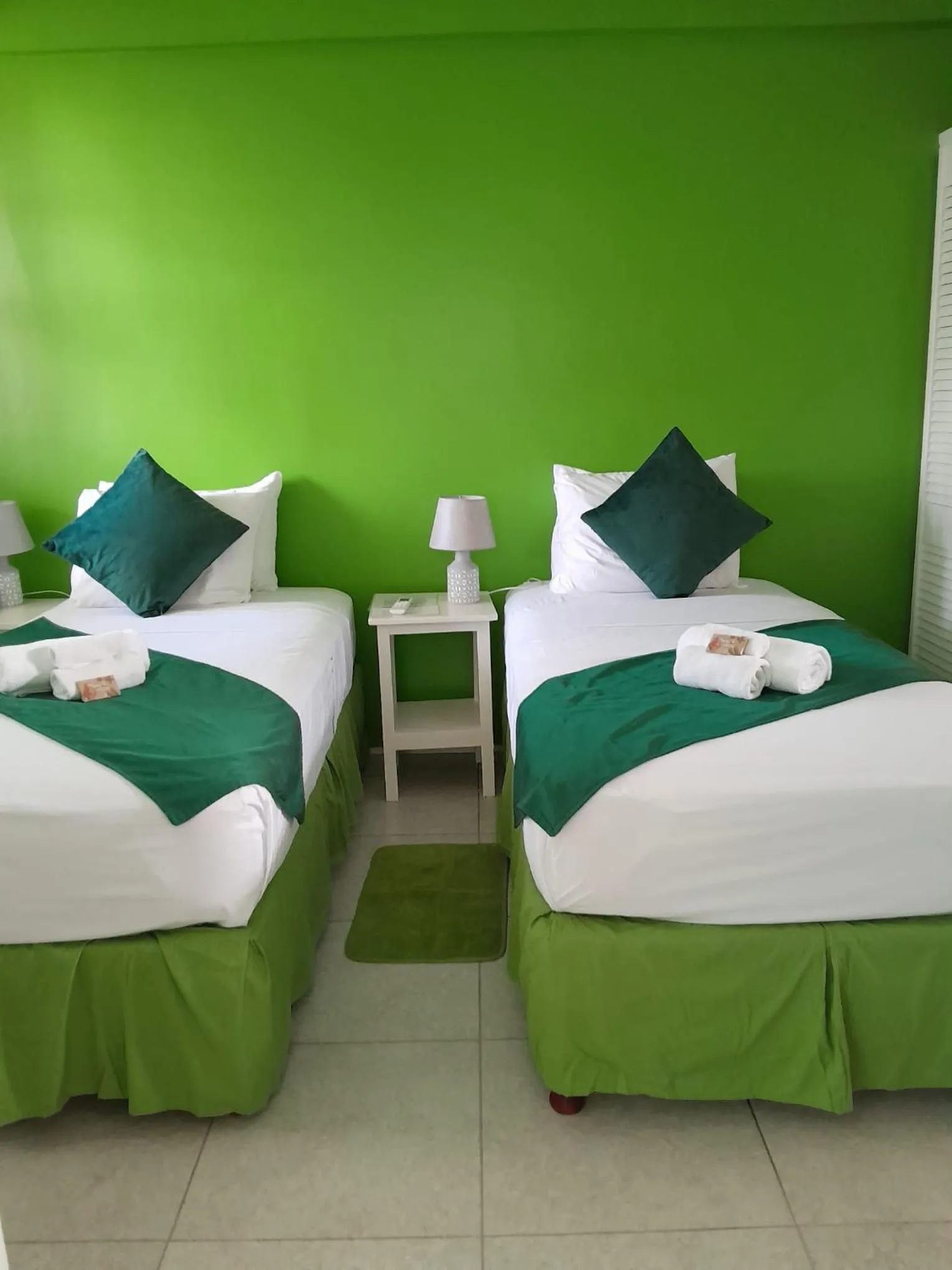 Bed in Melrose Beach Apartments Inc