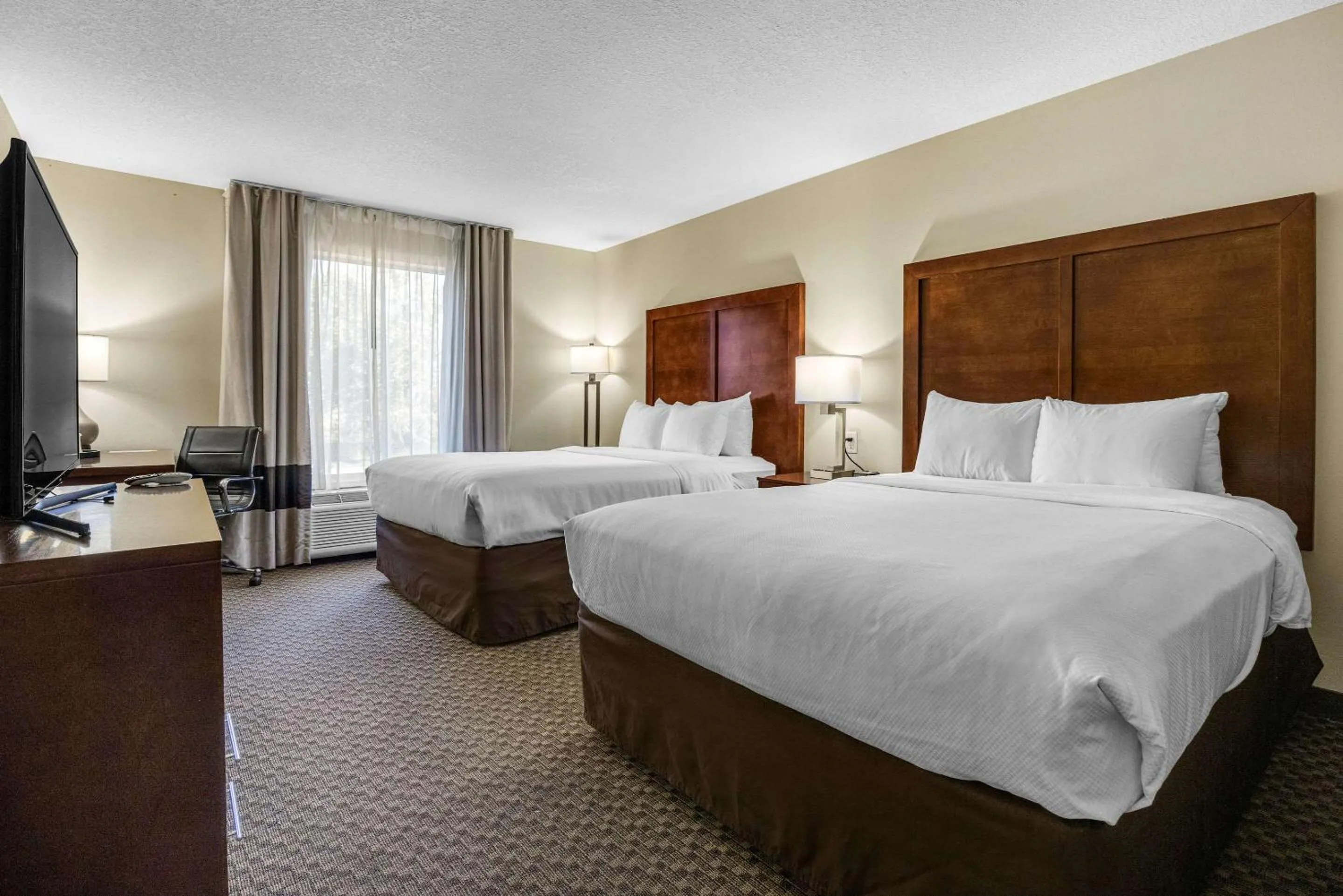 Bedroom, Bed in Comfort Inn & Suites Logan Near University