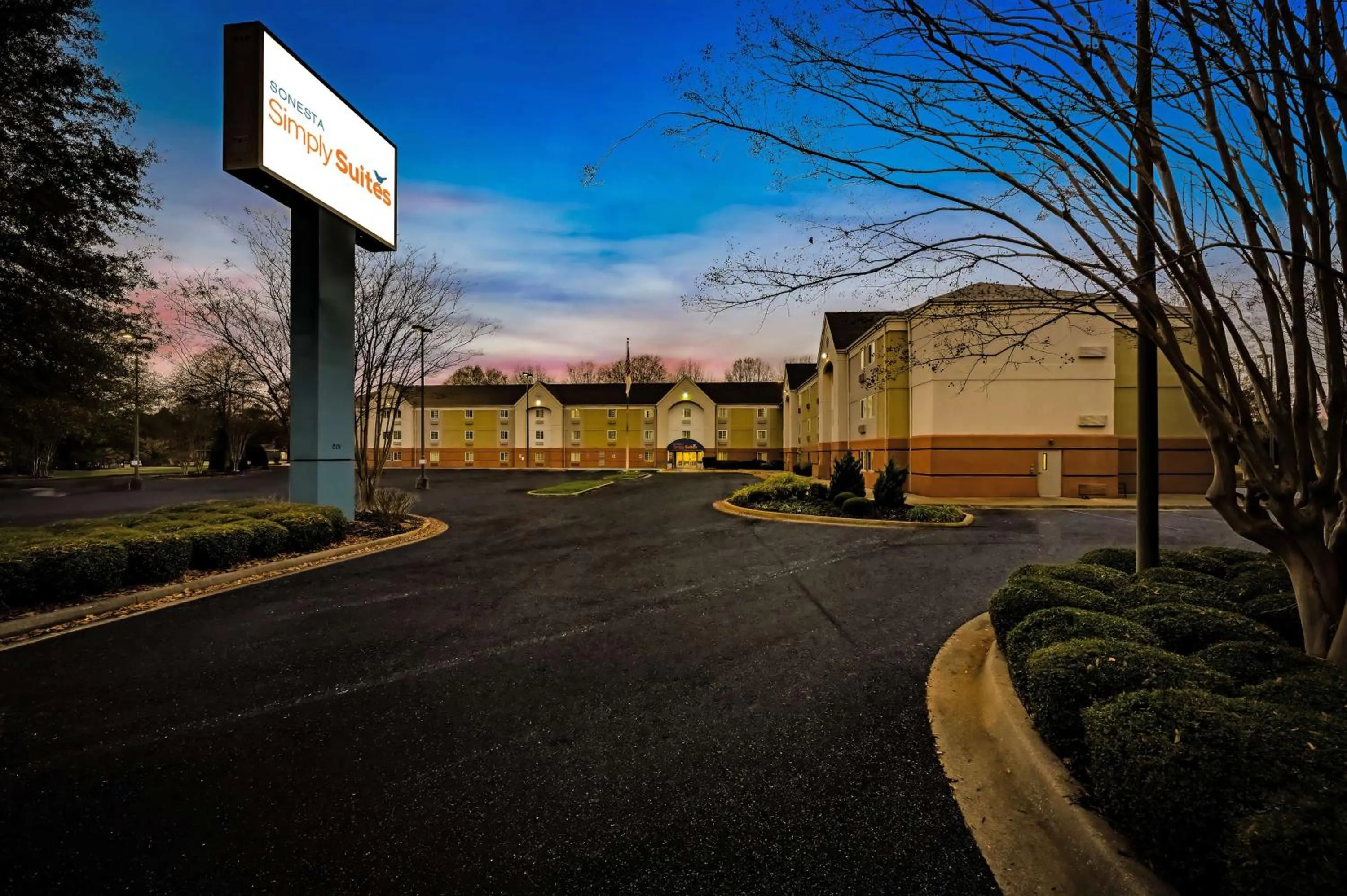 Property building in Sonesta Simply Suites Huntsville Research Park