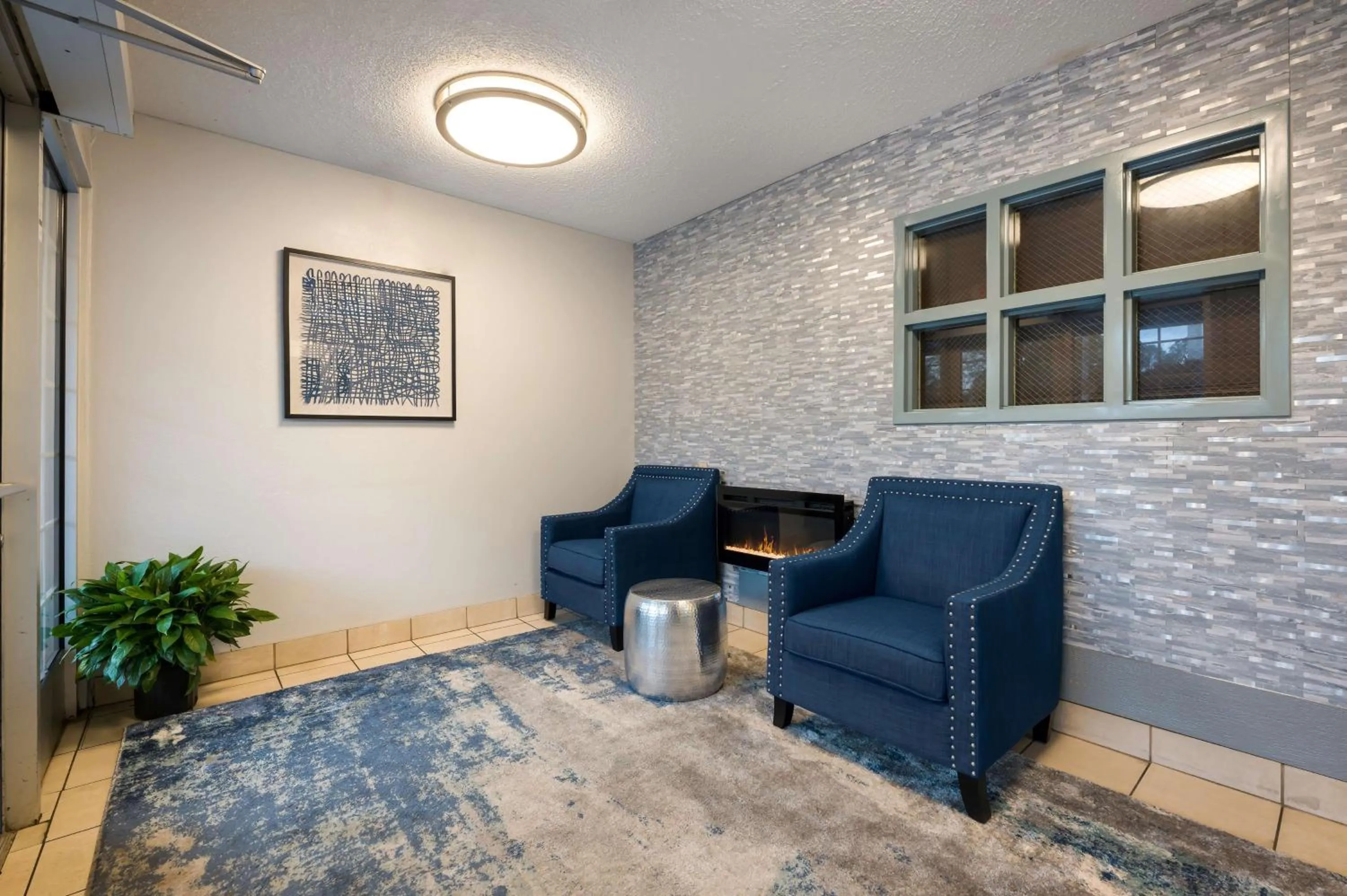 Lobby or reception in Sonesta Simply Suites Huntsville Research Park