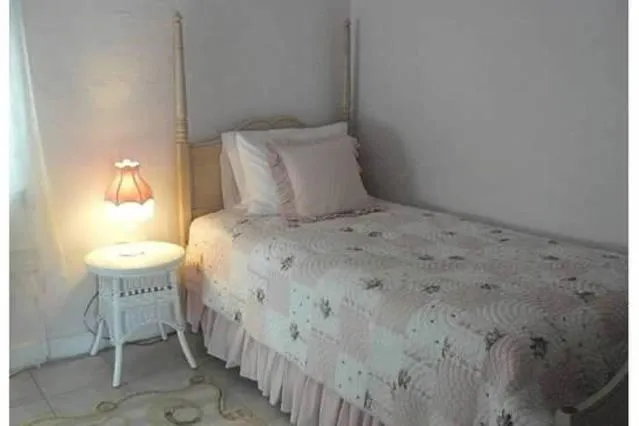 Bed in Walden on the Pond