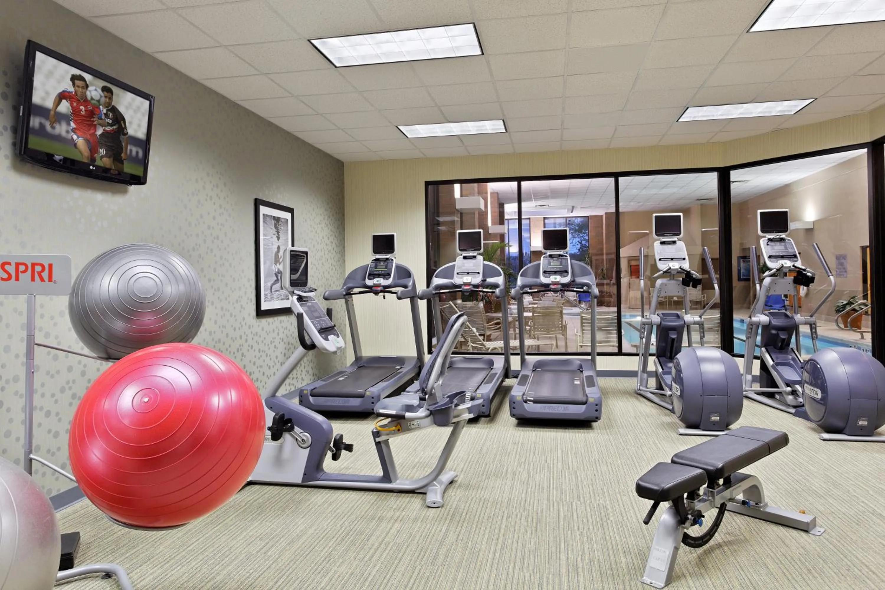 Fitness centre/facilities in Holiday Inn Cincinnati Airport by IHG