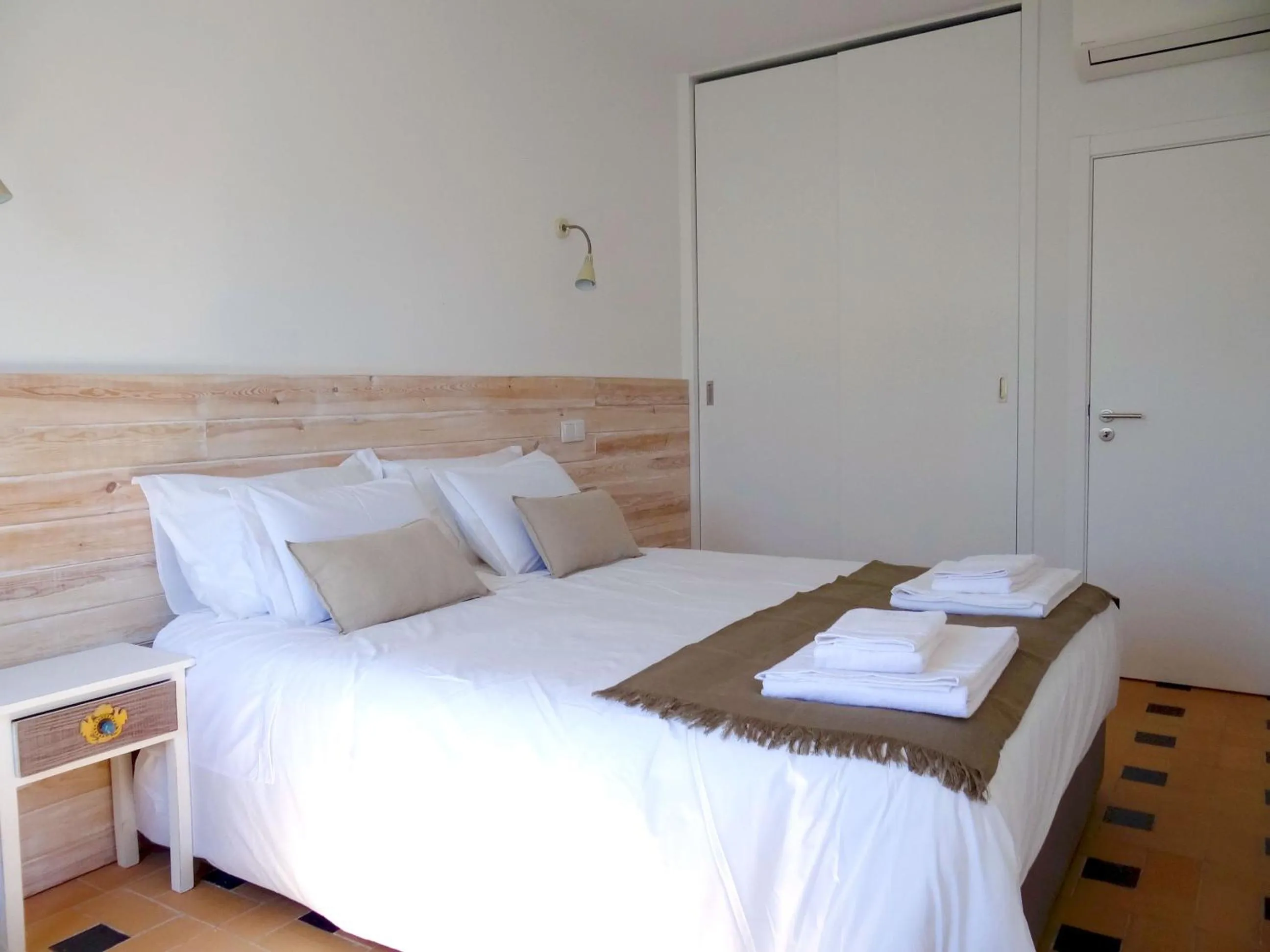 Bedroom, Bed in The Salty Lodge