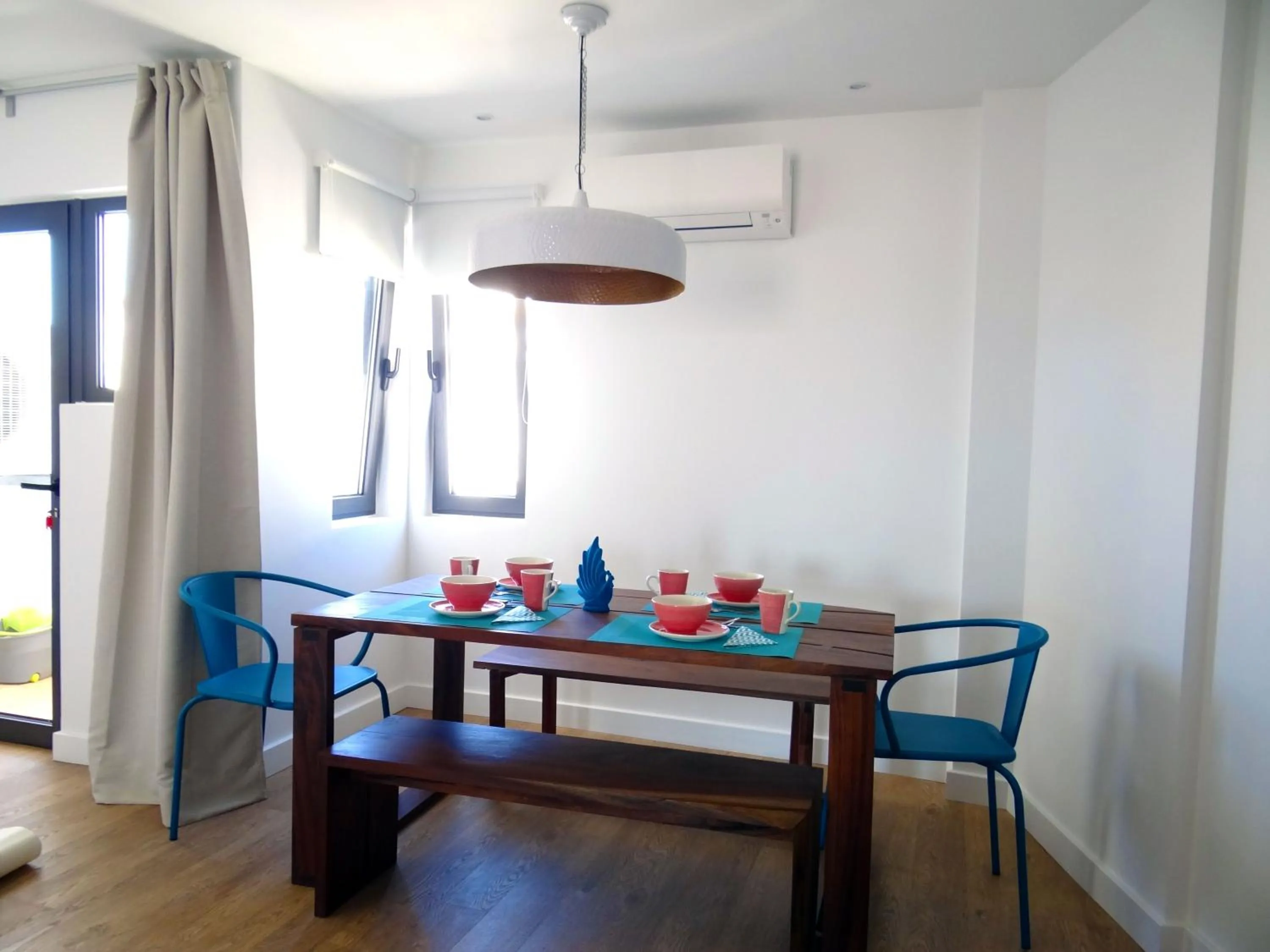 Dining area in The Salty Lodge