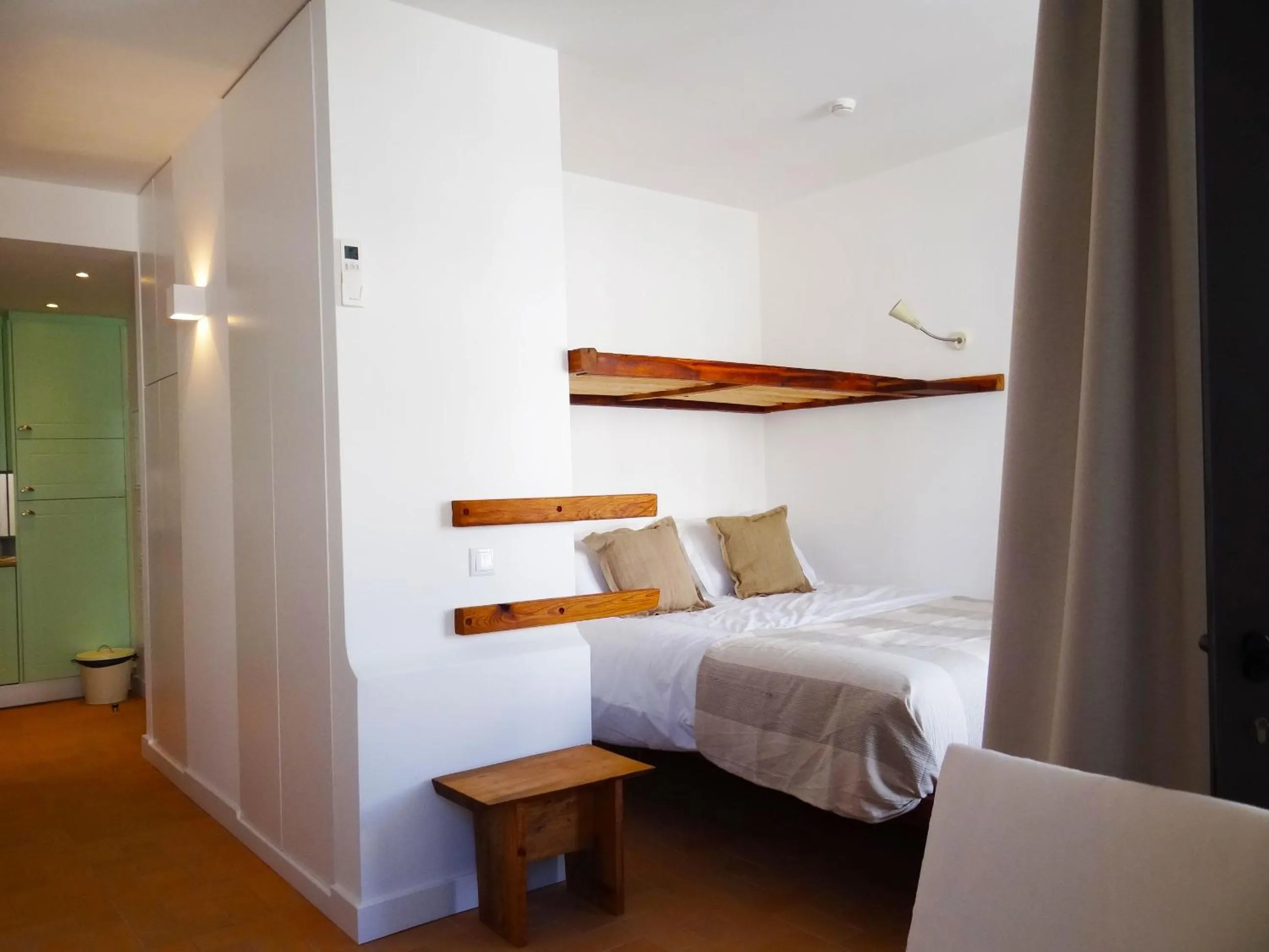 Bed in The Salty Lodge