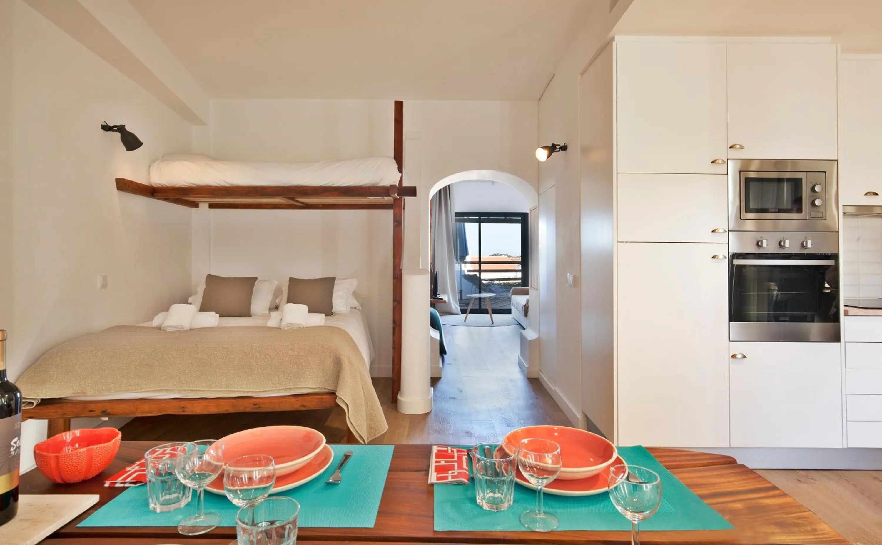 Kitchen or kitchenette, Bed in The Salty Lodge