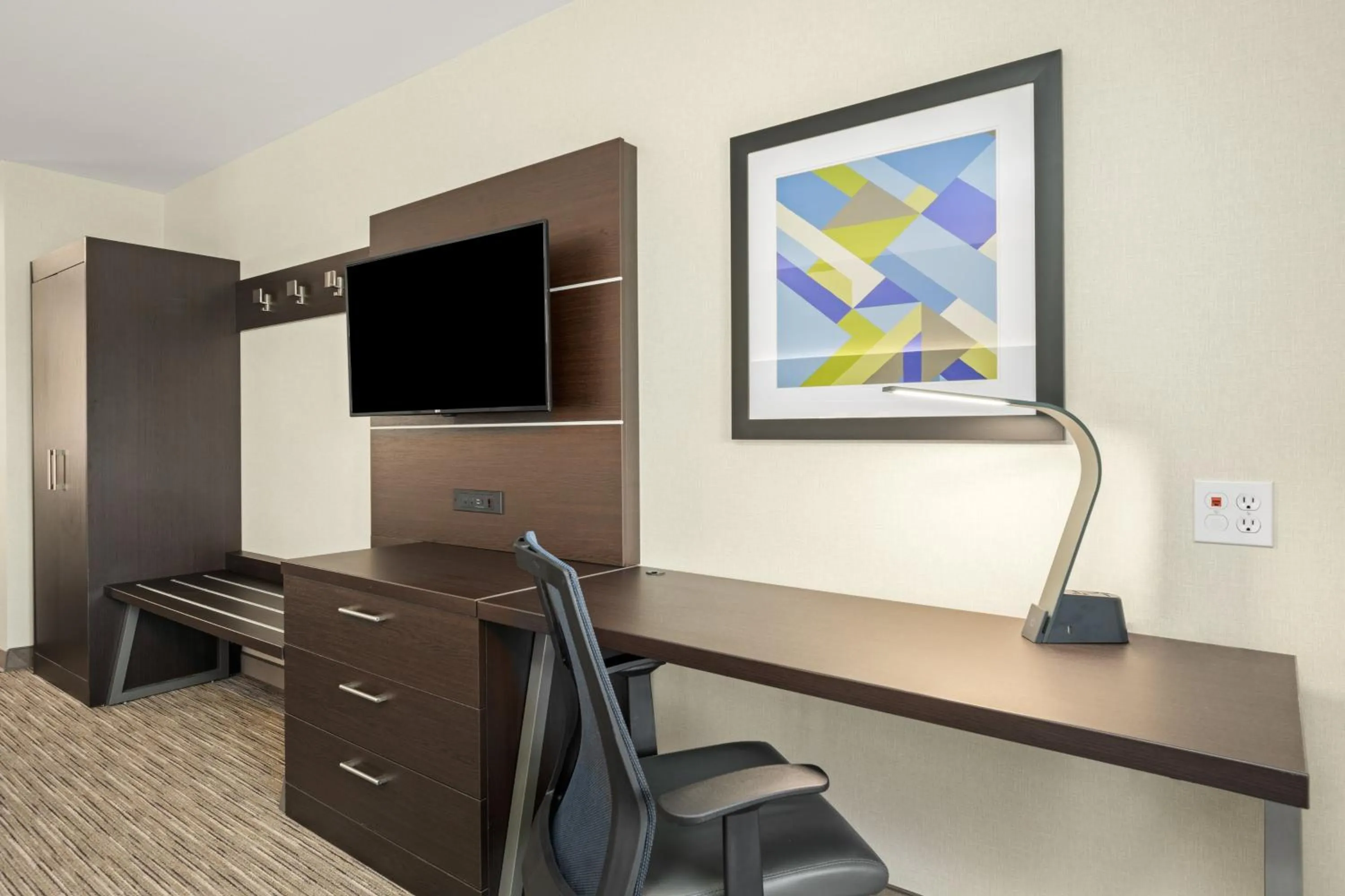 Photo of the whole room in Holiday Inn Express Hotel & Suites Marysville by IHG