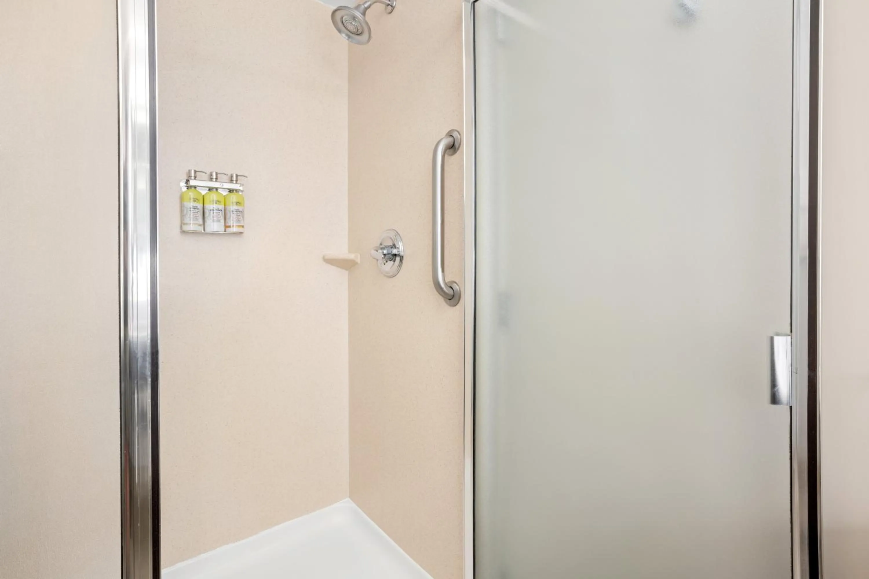 Bathroom in Holiday Inn Express Hotel & Suites Marysville by IHG