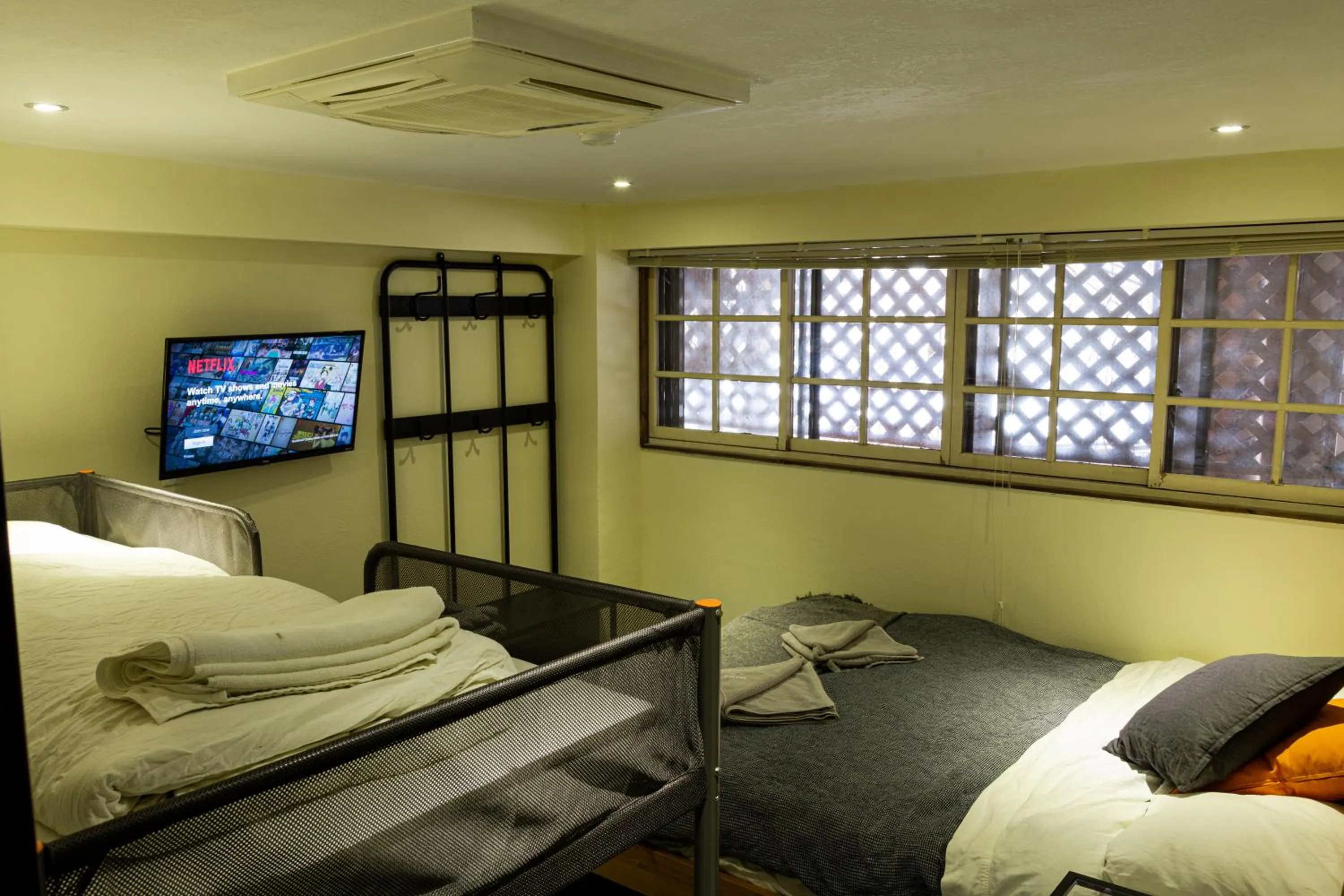 Guests, Bed in Powder Temple