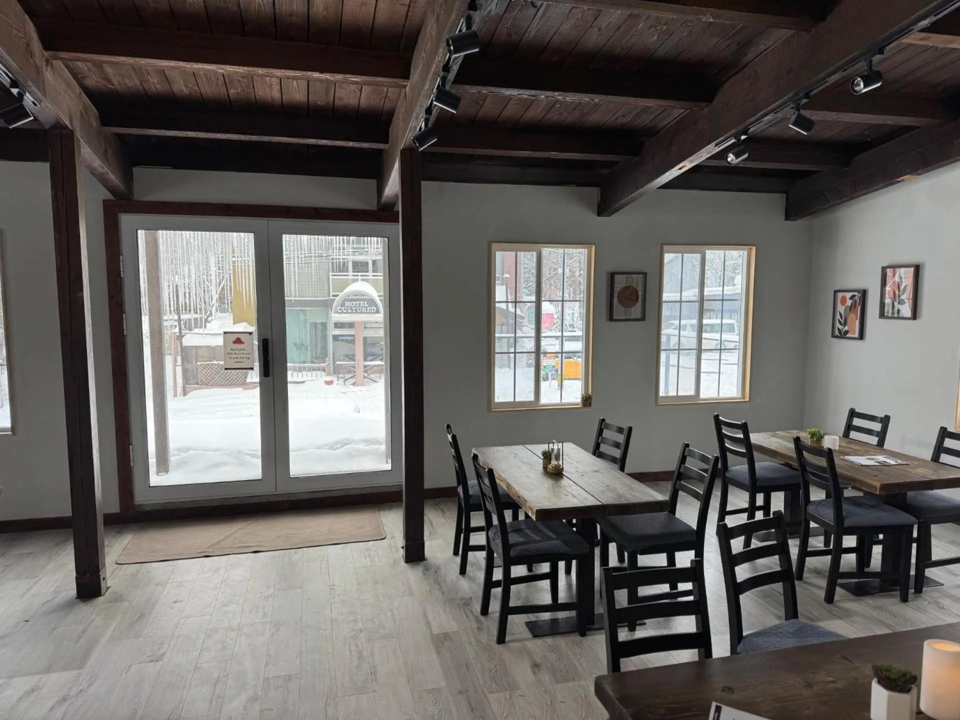 Restaurant/places to eat in Powder Temple