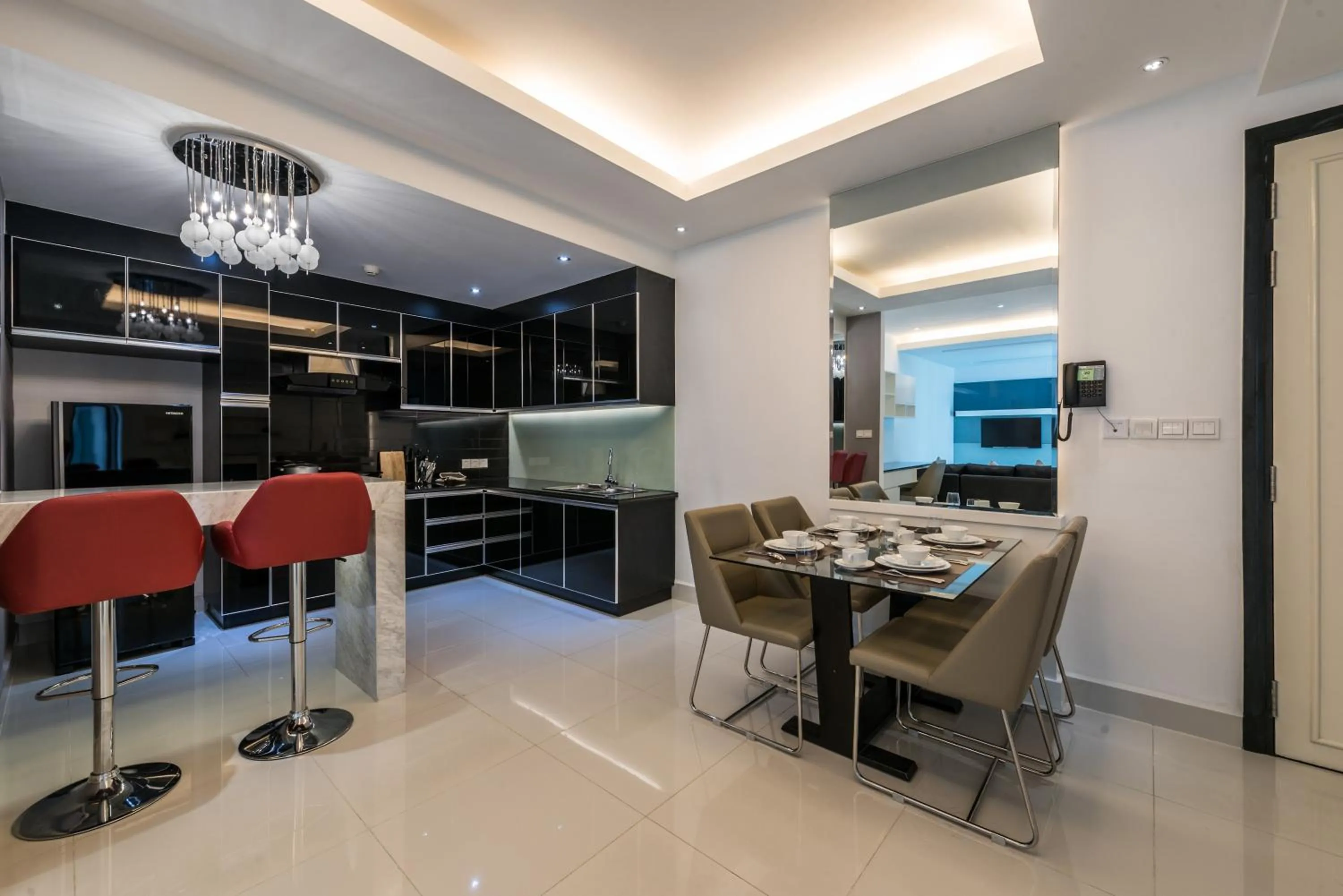 Kitchen or kitchenette in Naki Suites @ Silvertown