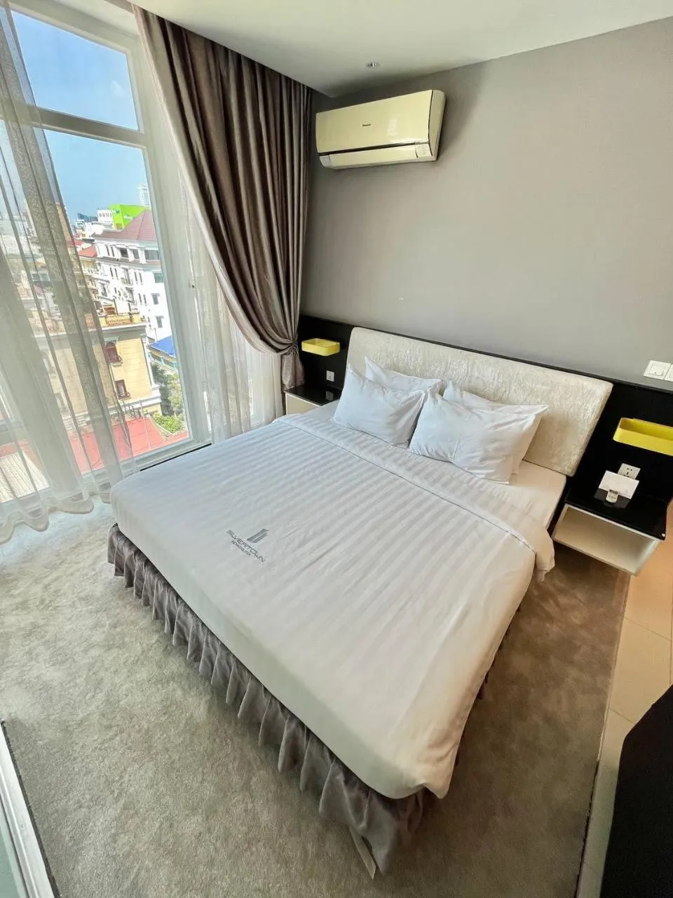 Bed in Naki Suites @ Silvertown