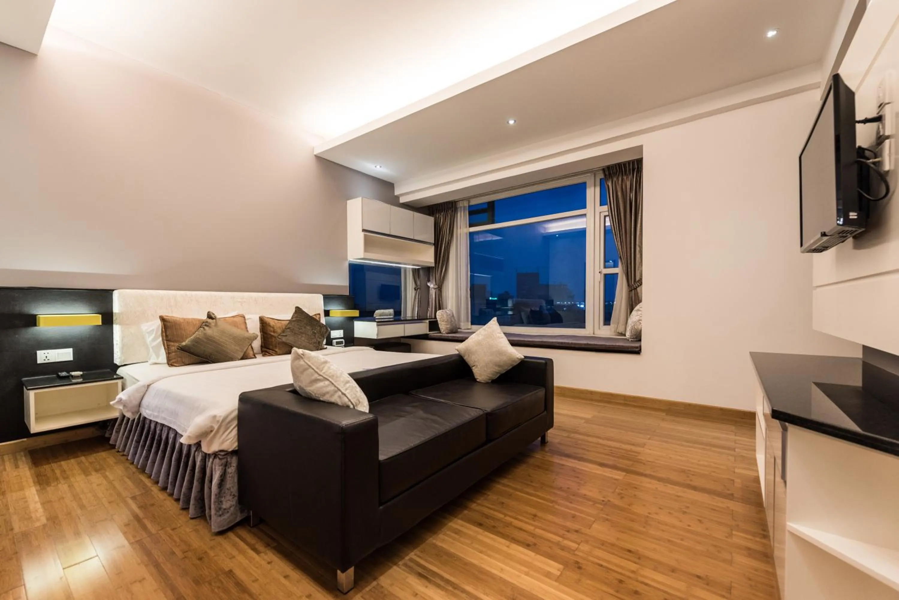 Bedroom, Bed in Naki Suites @ Silvertown