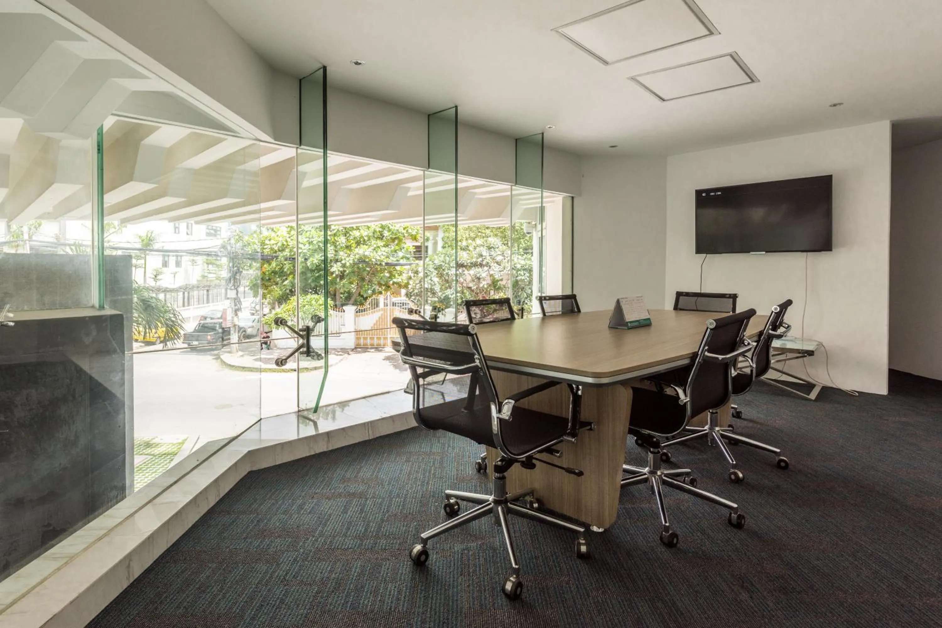 Meeting/conference room in Naki Suites @ Silvertown