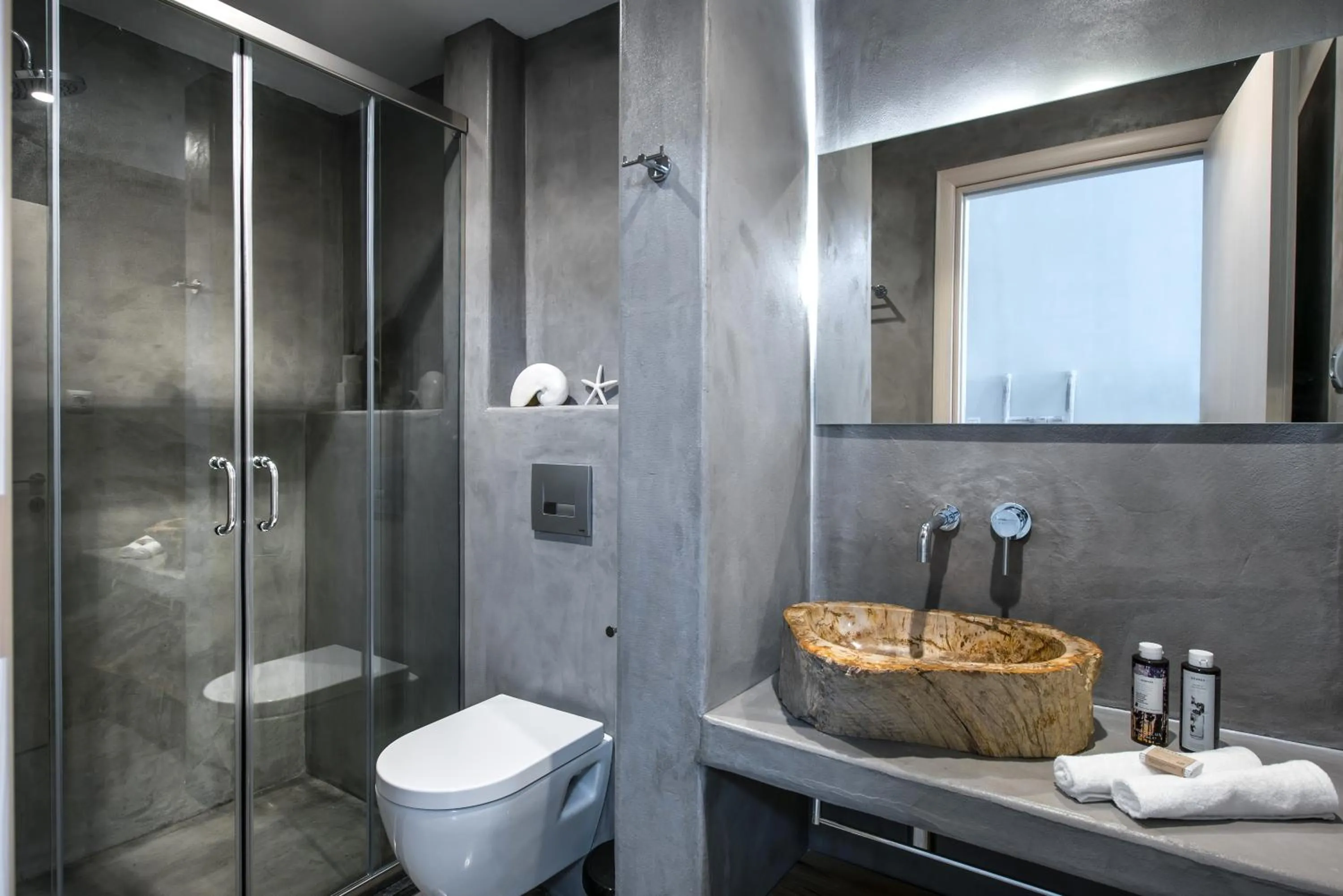 Bathroom in Cosmopolis Crete Suites