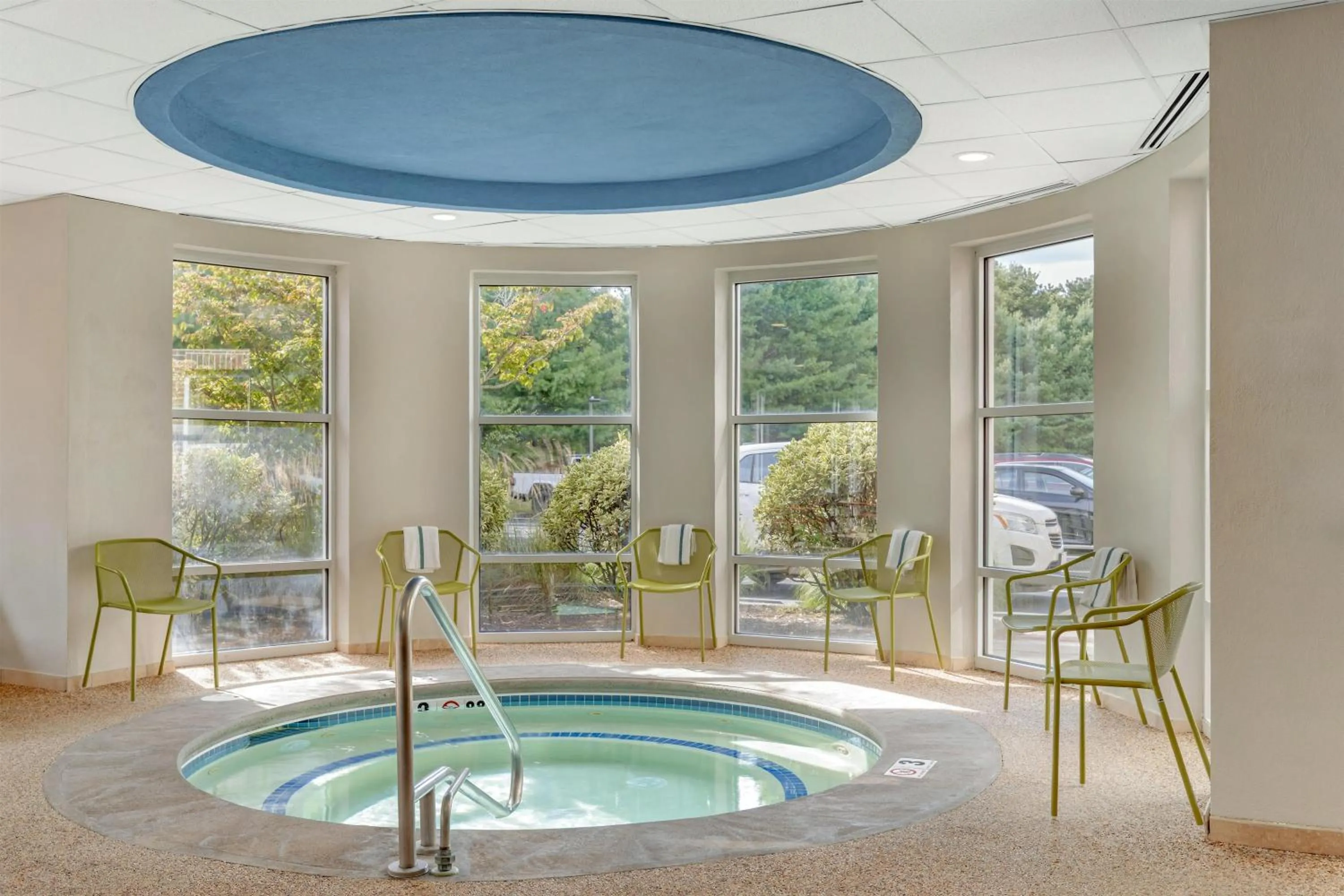 Sports in Hampton Inn & Suites by Hilton Plymouth