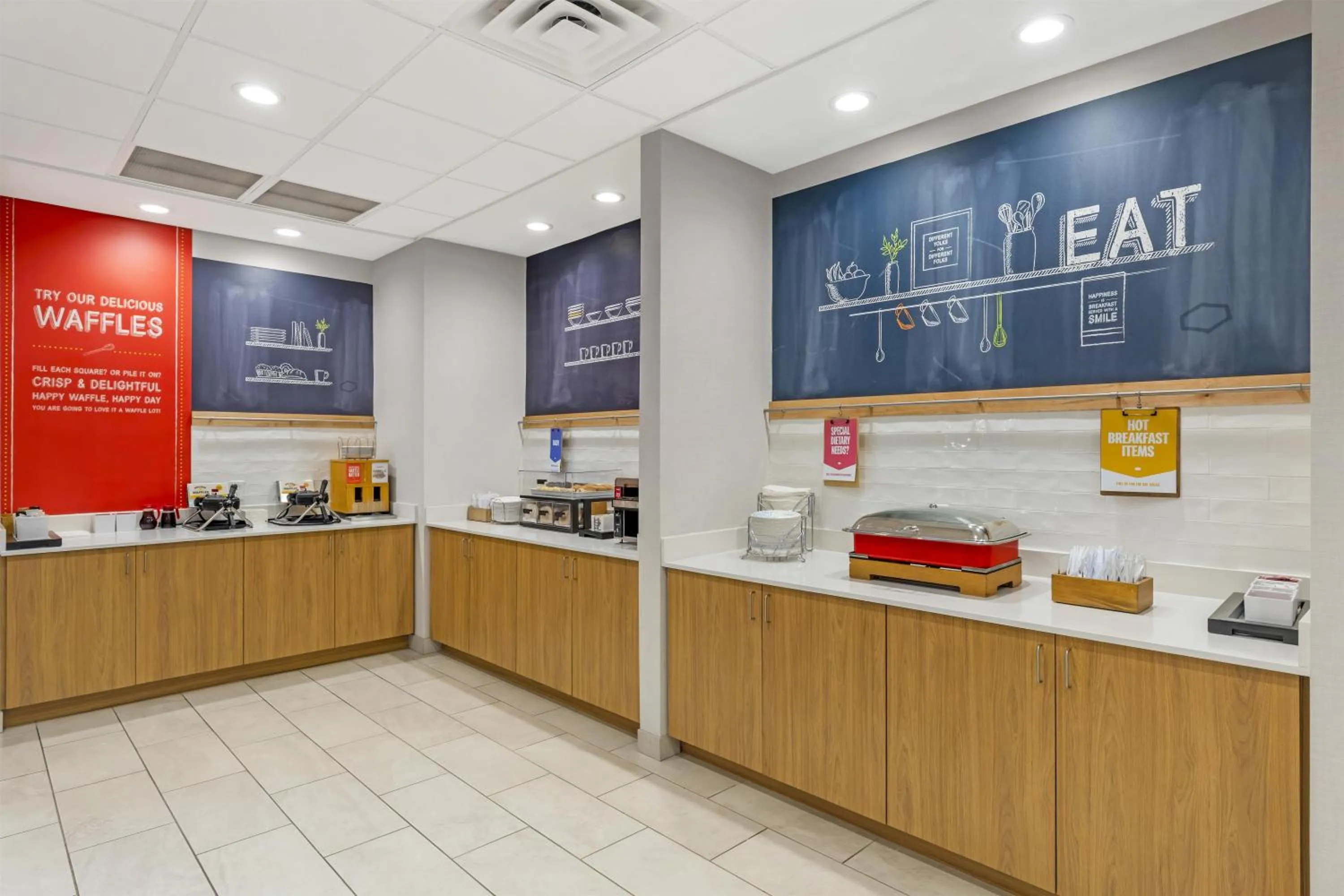 Breakfast in Hampton Inn & Suites by Hilton Plymouth