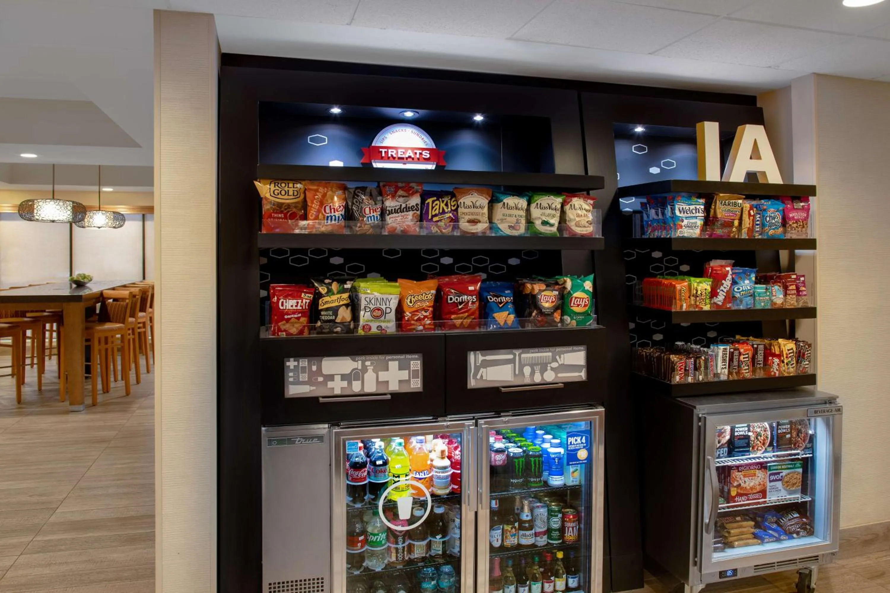 Restaurant/places to eat in Hampton Inn West Des Moines Lake Drive