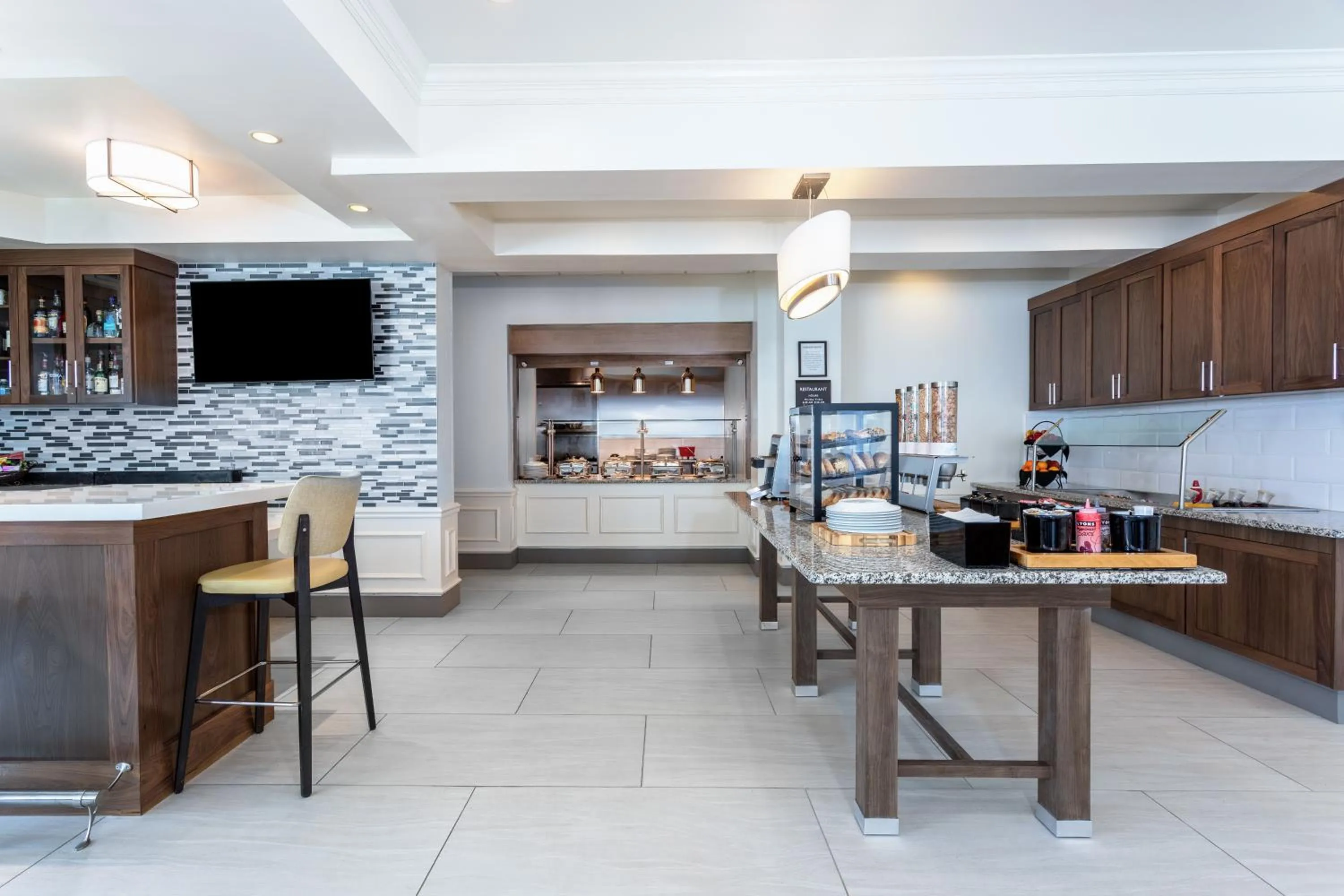 Dining area in Hilton Garden Inn Tampa Northwest/Oldsmar