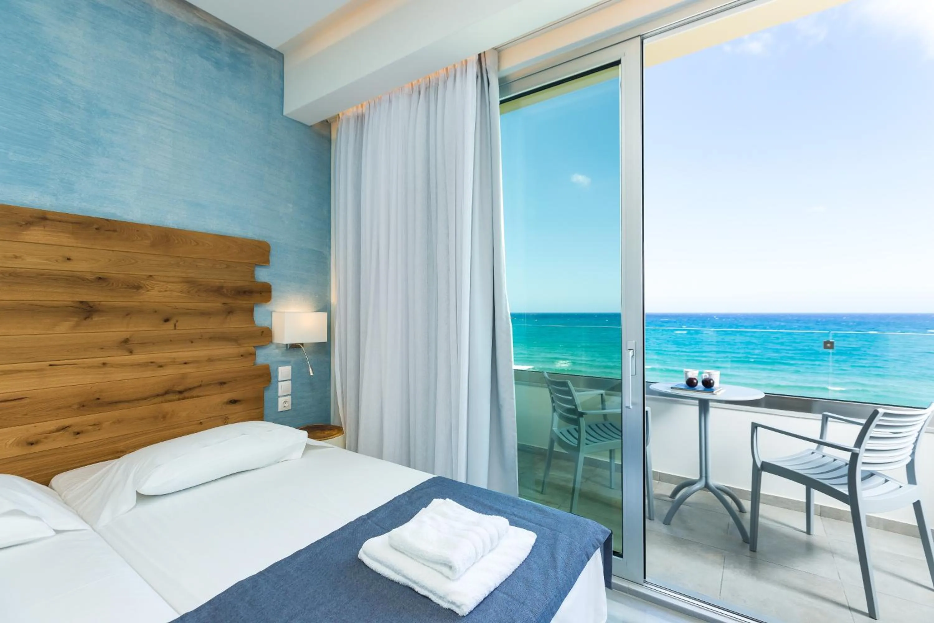 Balcony/Terrace, Bed in Meltemi Coast Suites