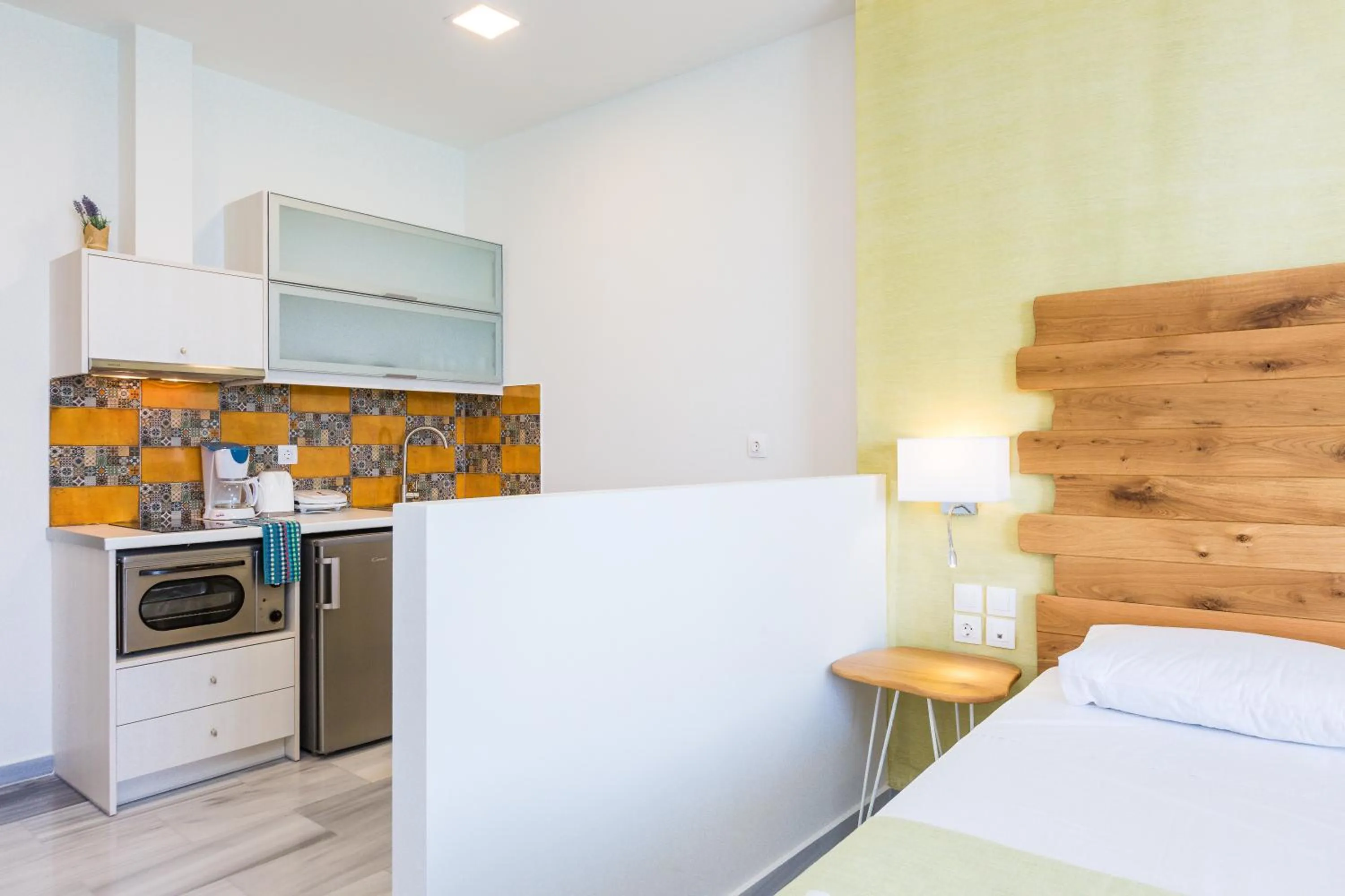 Kitchen or kitchenette, Bed in Meltemi Coast Suites