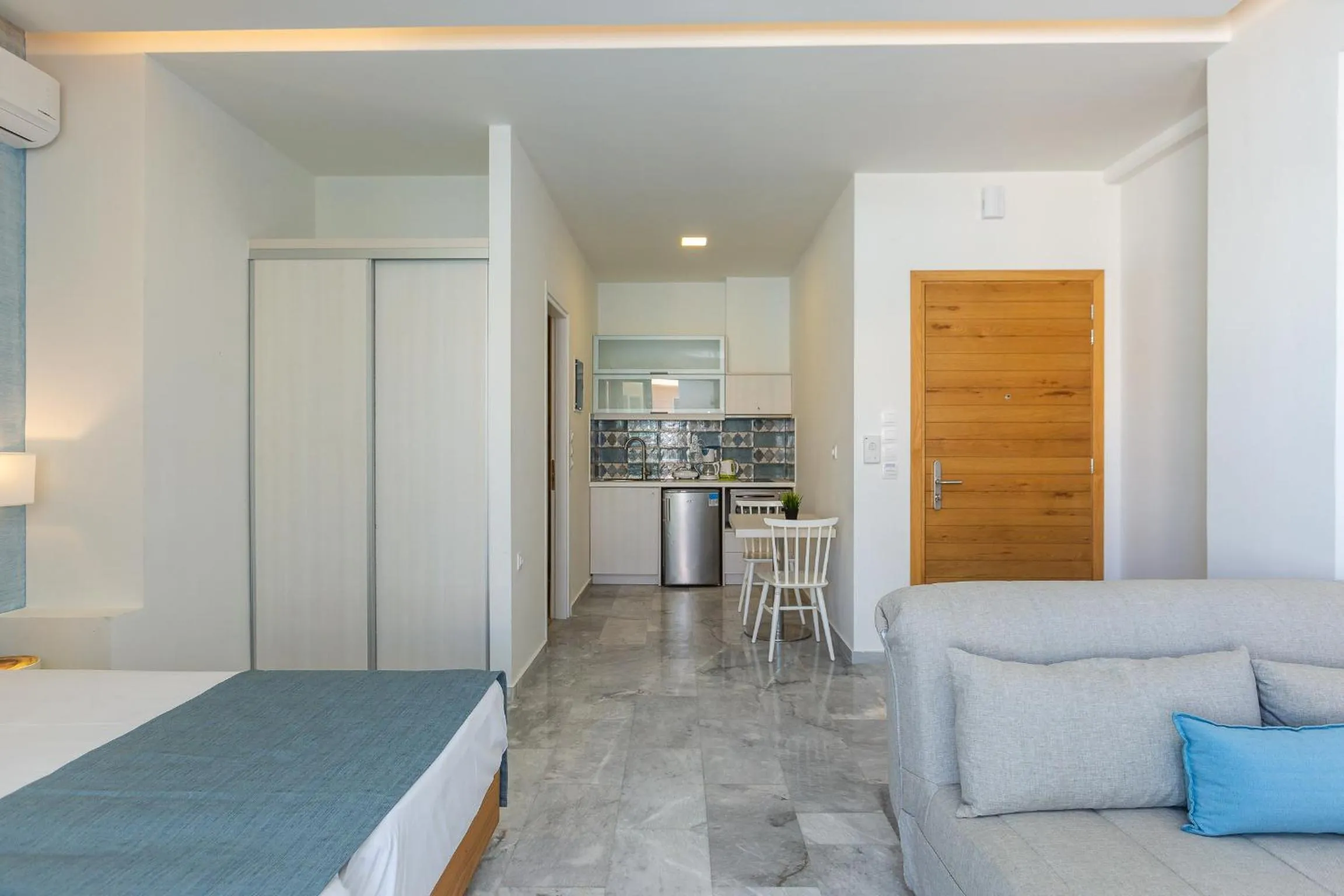 Kitchen or kitchenette, Bed in Meltemi Coast Suites