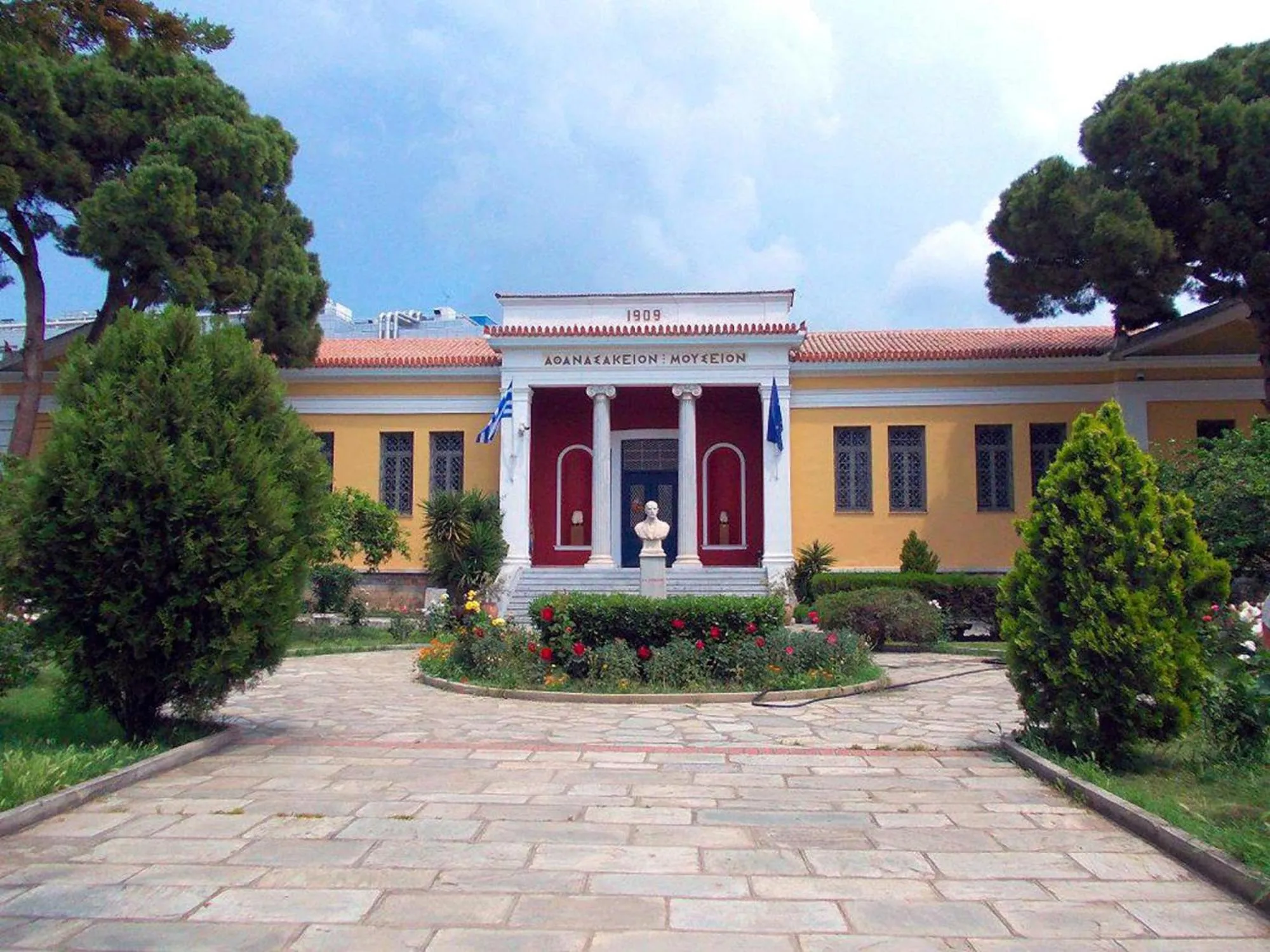 Nearby landmark in Archontiko Michael Pelion