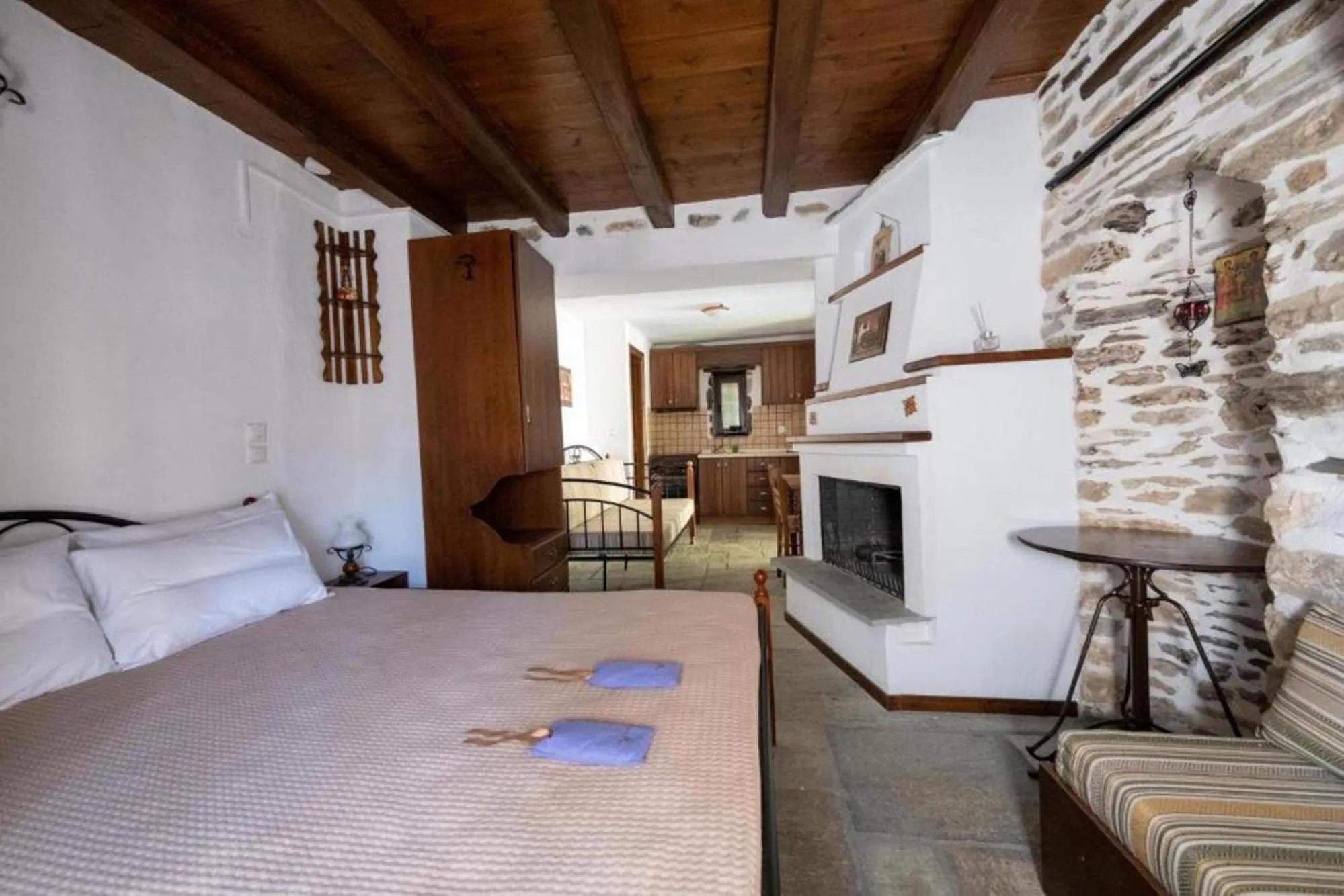 Photo of the whole room, Bed in Archontiko Michael Pelion