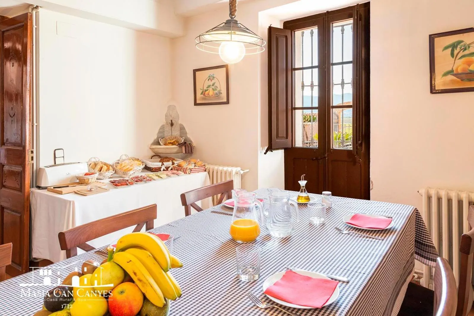 Breakfast in Masia Can Canyes & Spa
