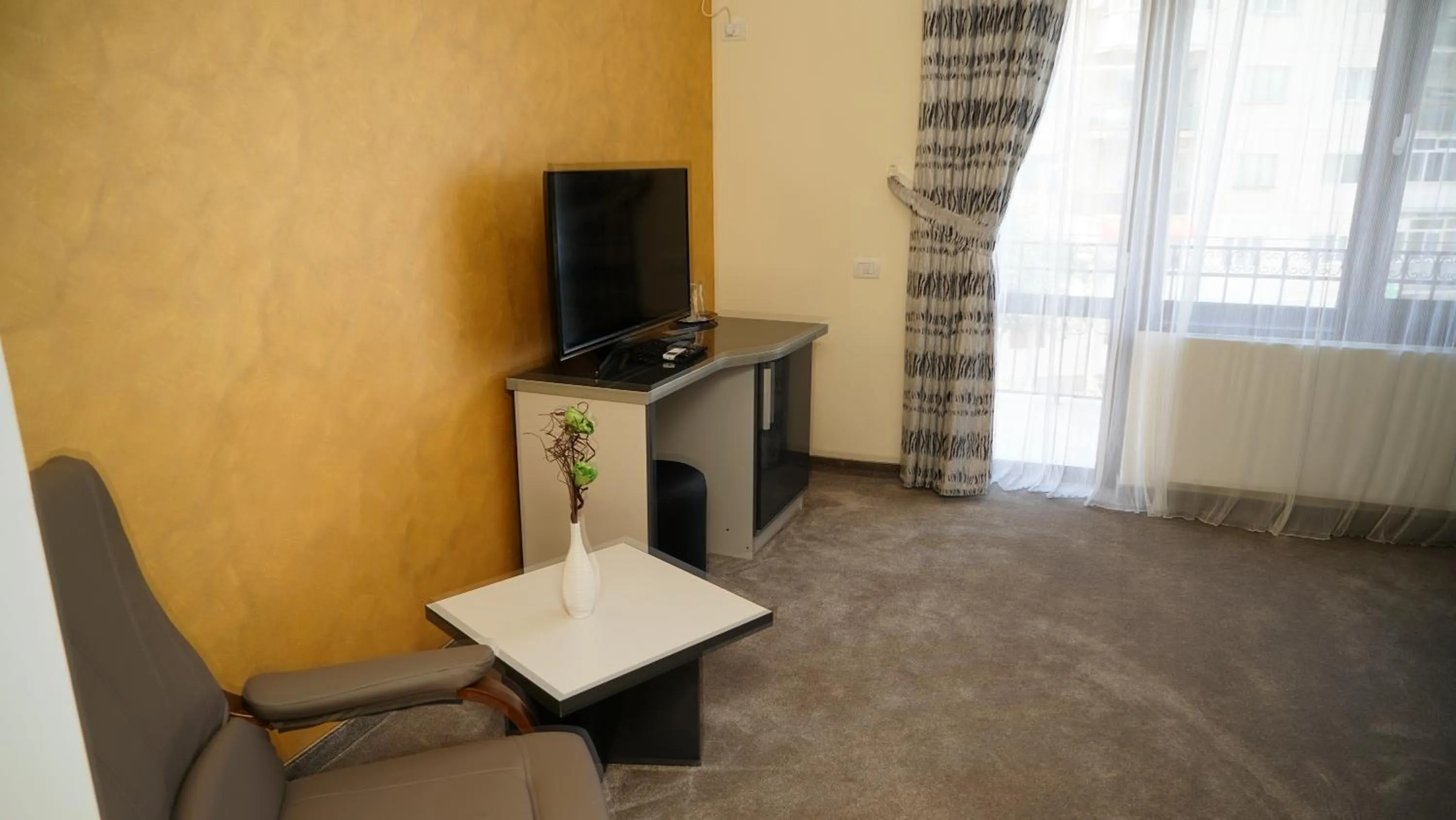 Property building in Marigab